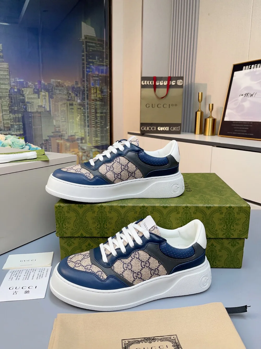Women's Sneakers GUCCI 18369606