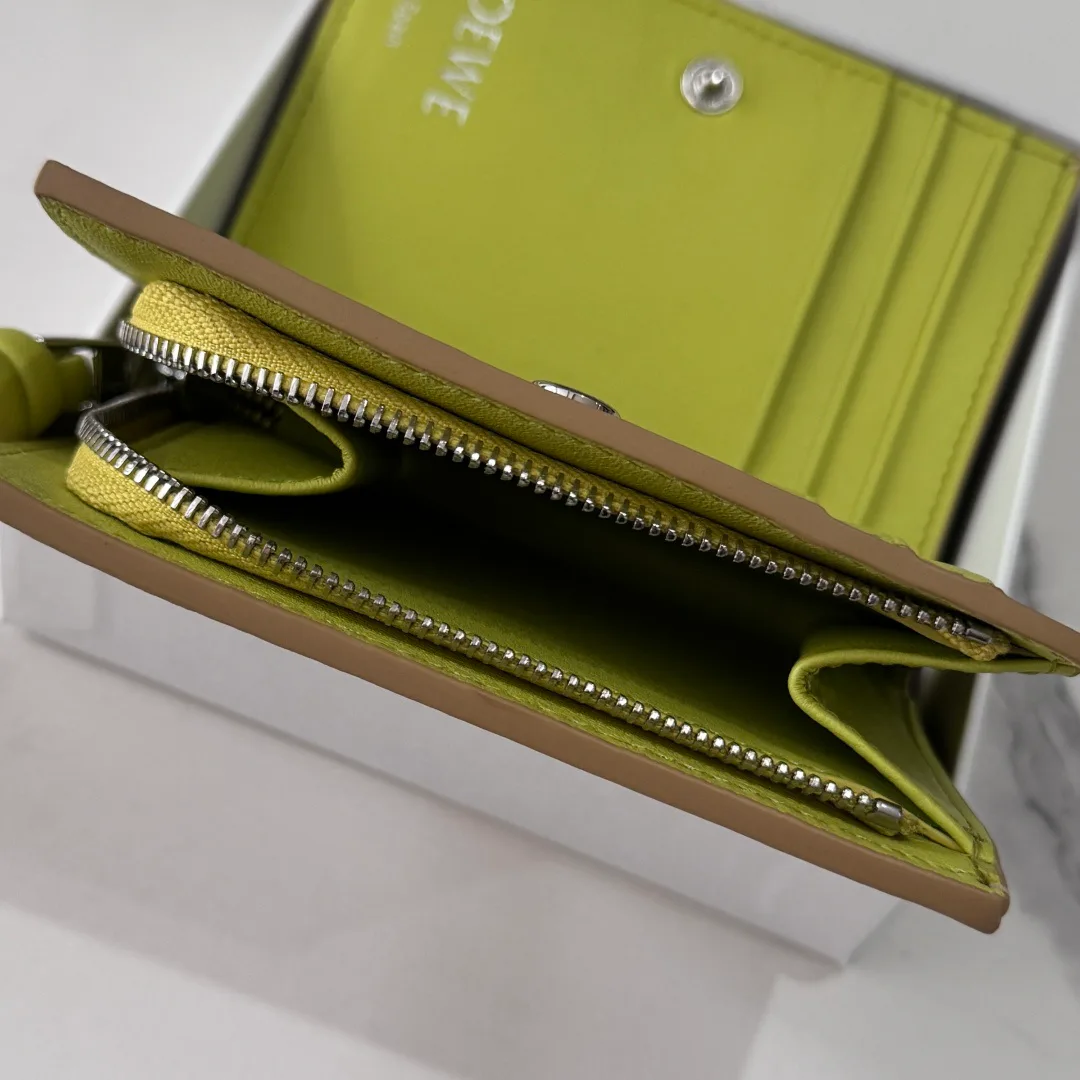 Women's Clutches LOEWE 17927448