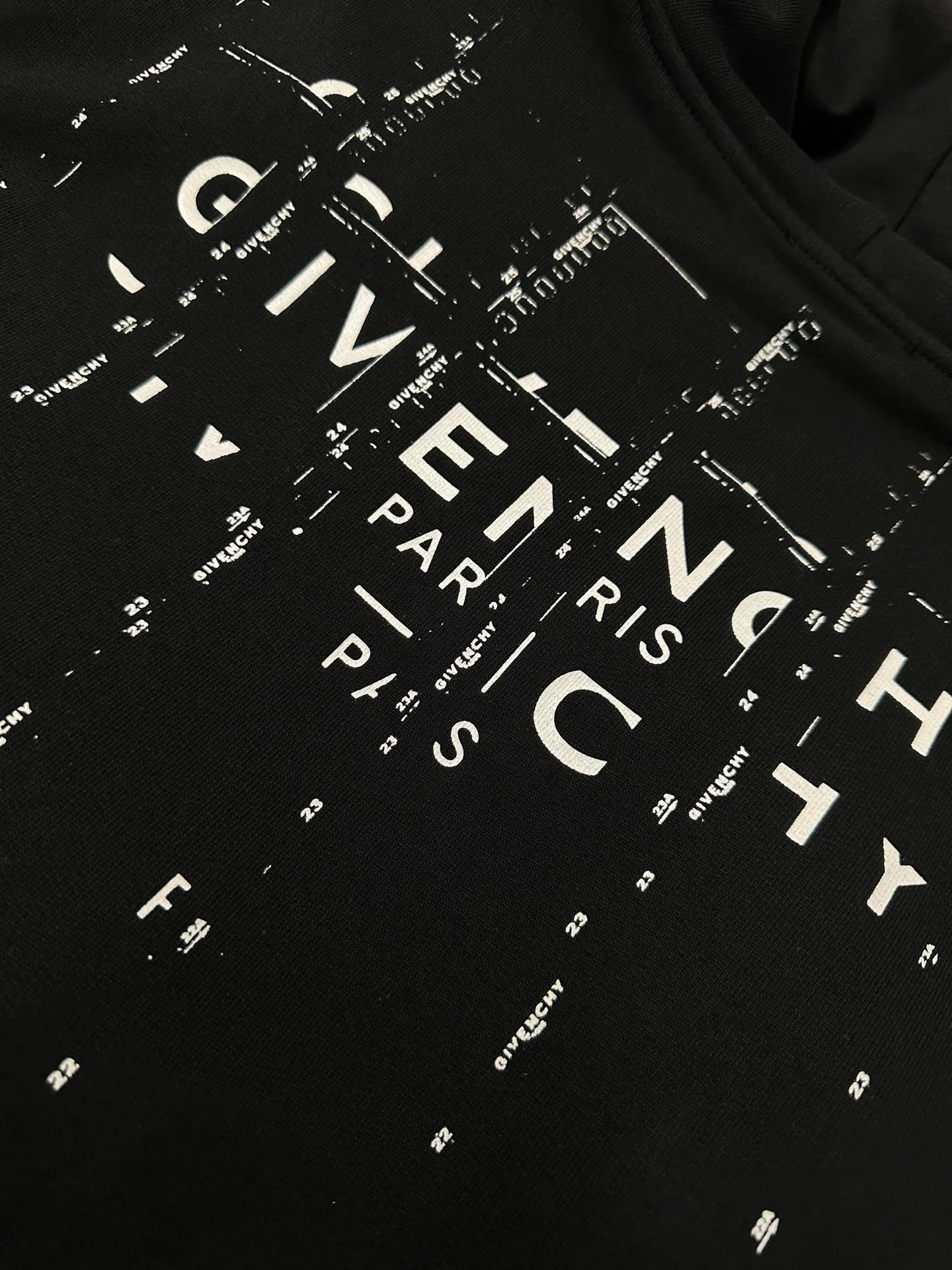 Men's Sweatshirts And Hoodies GIVENCHY 18179307
