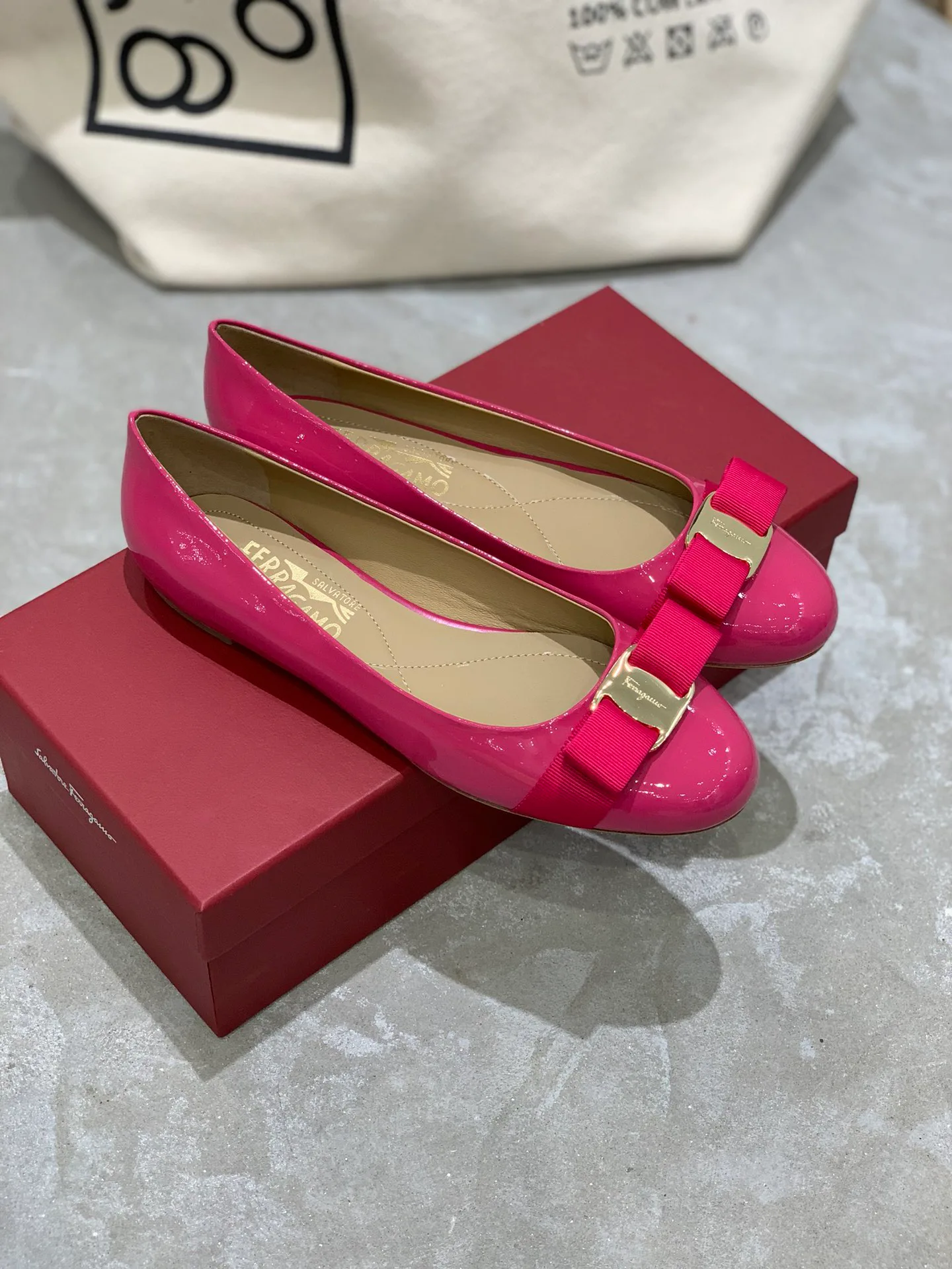 Women's Ballet Flats SALVATORE FERRAGAMO 18340646