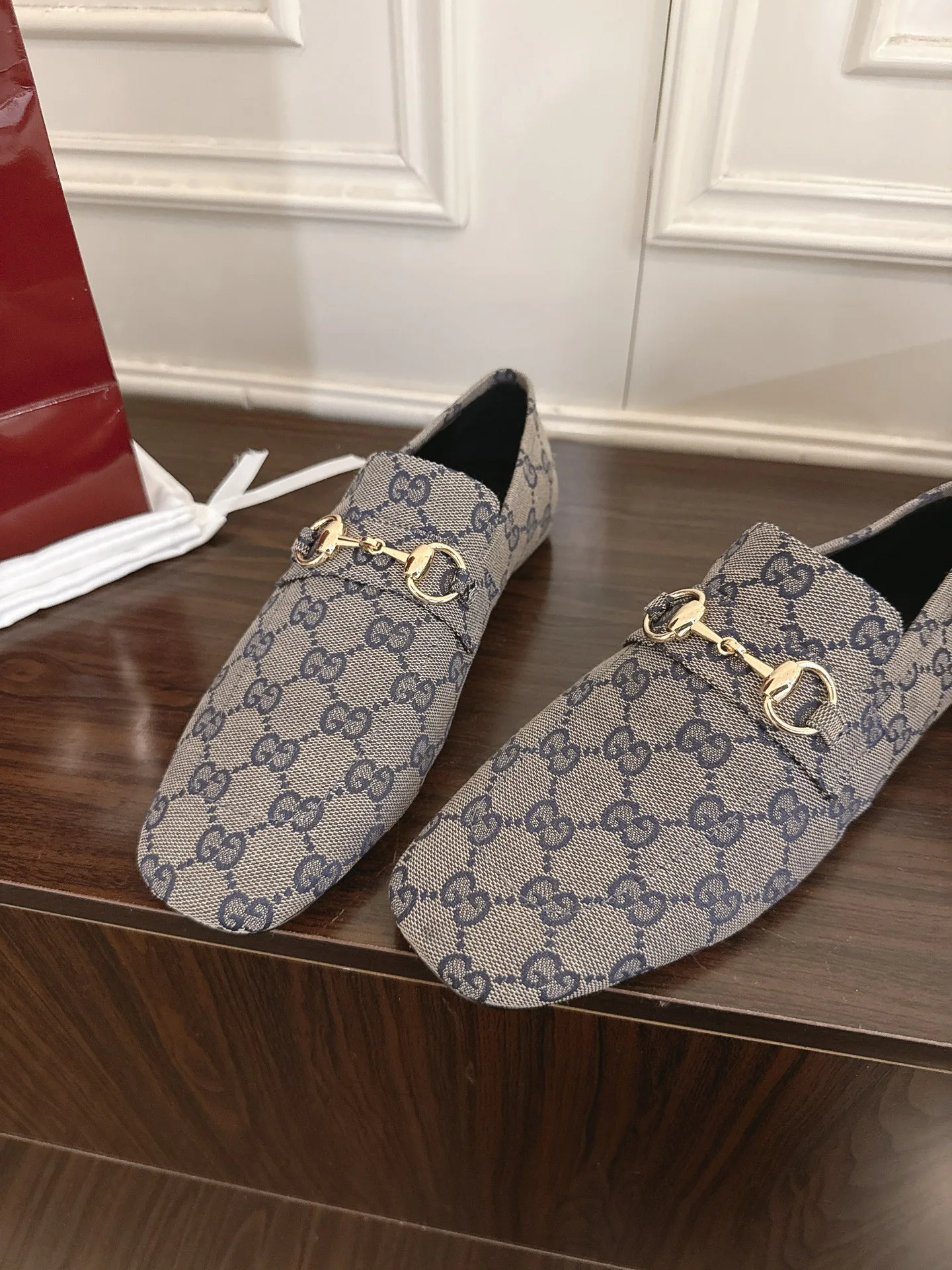 Women's Loafers And Moccasins GUCCI 17956768