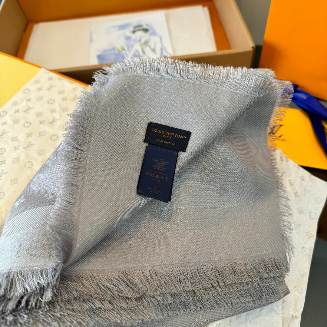 Scarves LOUIS VUITTON 17827482