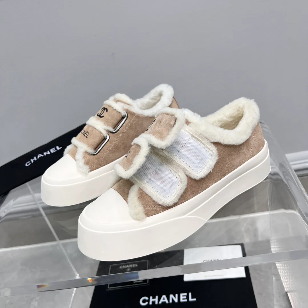Кроссовки Женские Chanel 18678674