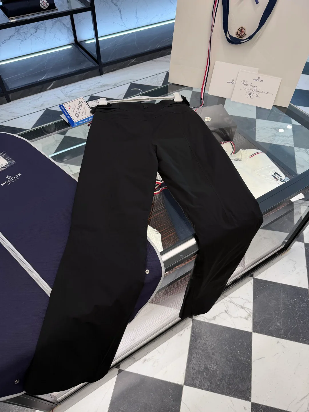 Women's Trousers MONCLER 18133616
