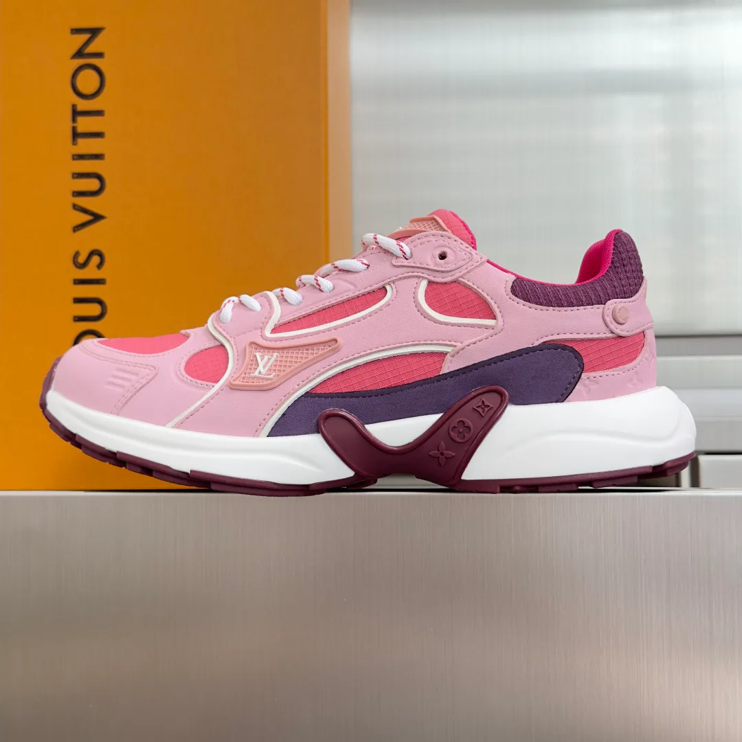 Women's Sneakers LOUIS VUITTON 18463939