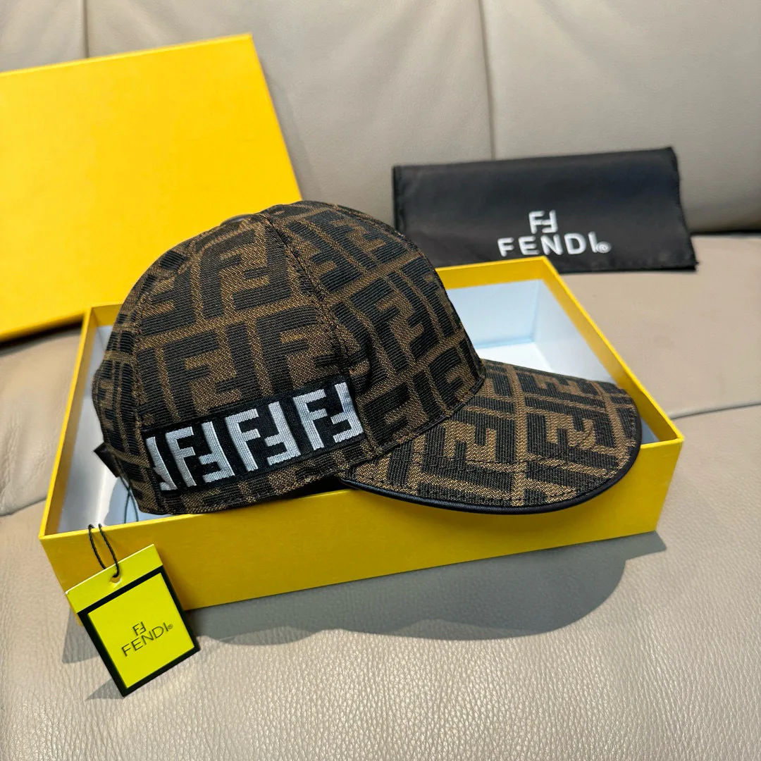 Hats FENDI 18105227