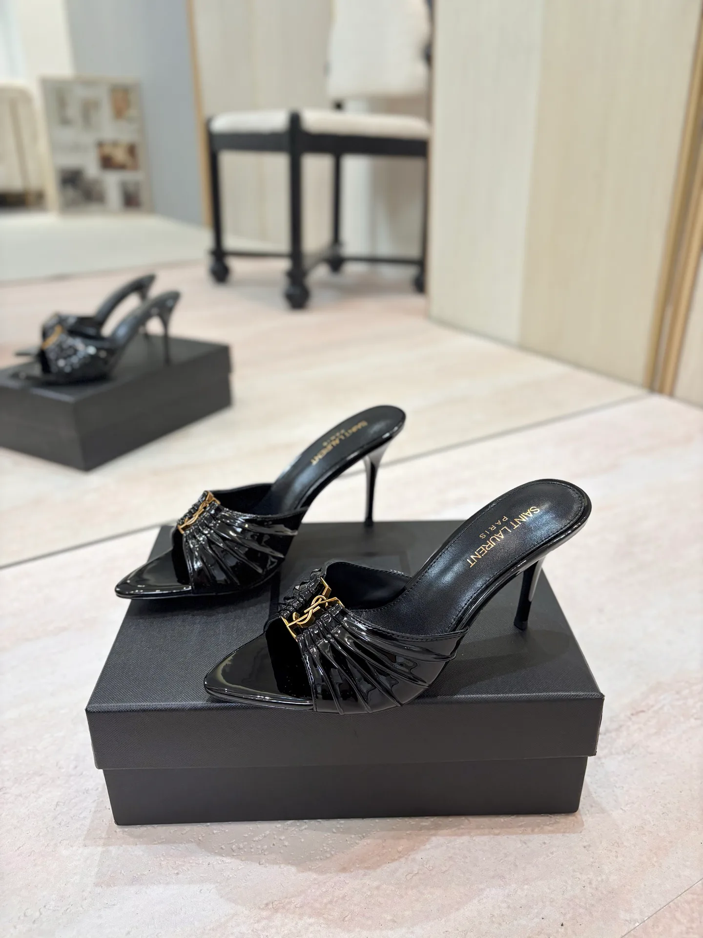Women's Mules And Clogs SAINT LAURENT 17476095