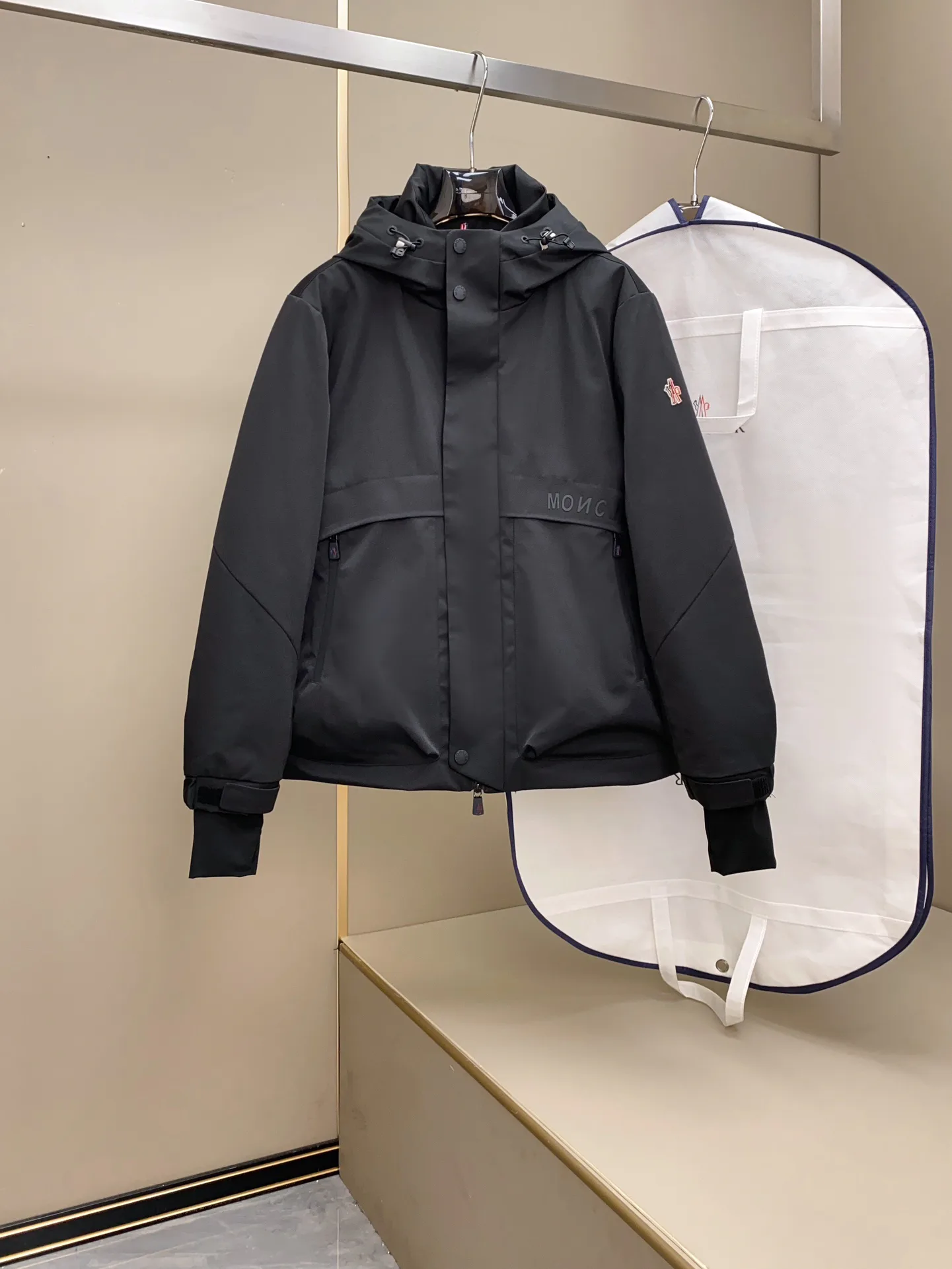 Men's Jackets And Down Jackets MONCLER 18029279