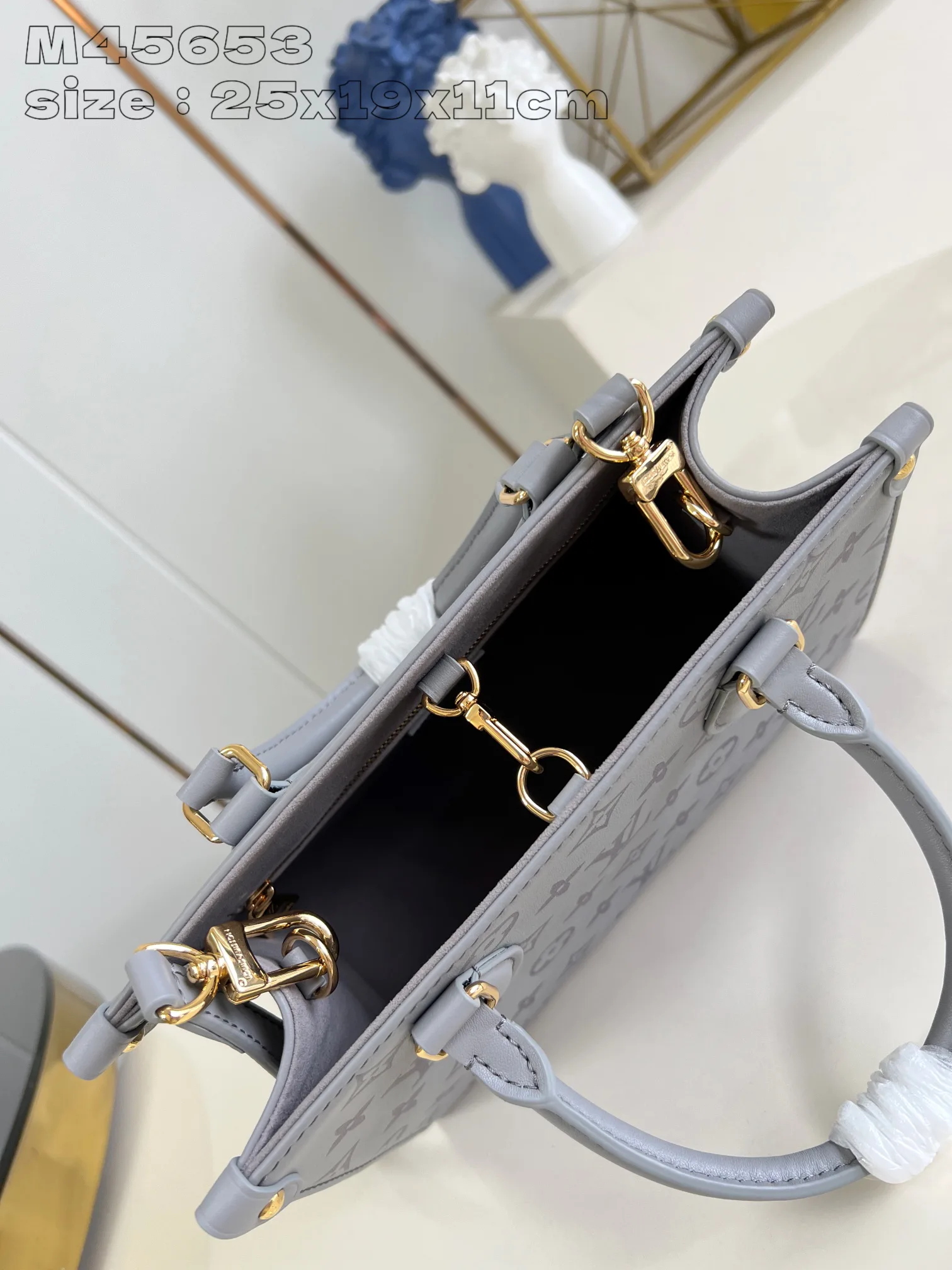 Women's Classic Handbags LOUIS VUITTON 18227602