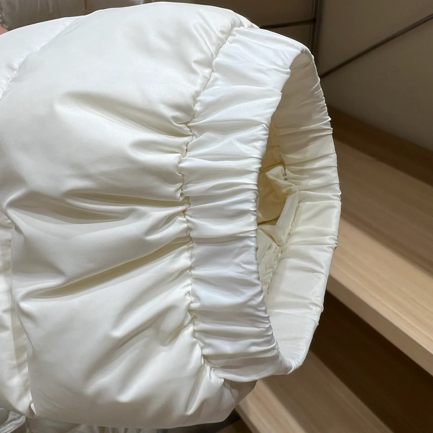 Women's Jackets And Down Jackets MONCLER 18328164