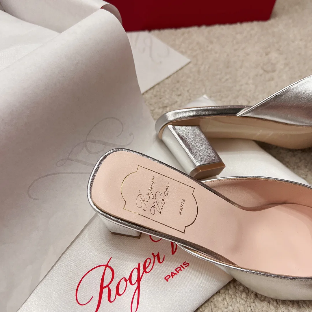 Women's Mules And Clogs ROGER VIVIER 17550693