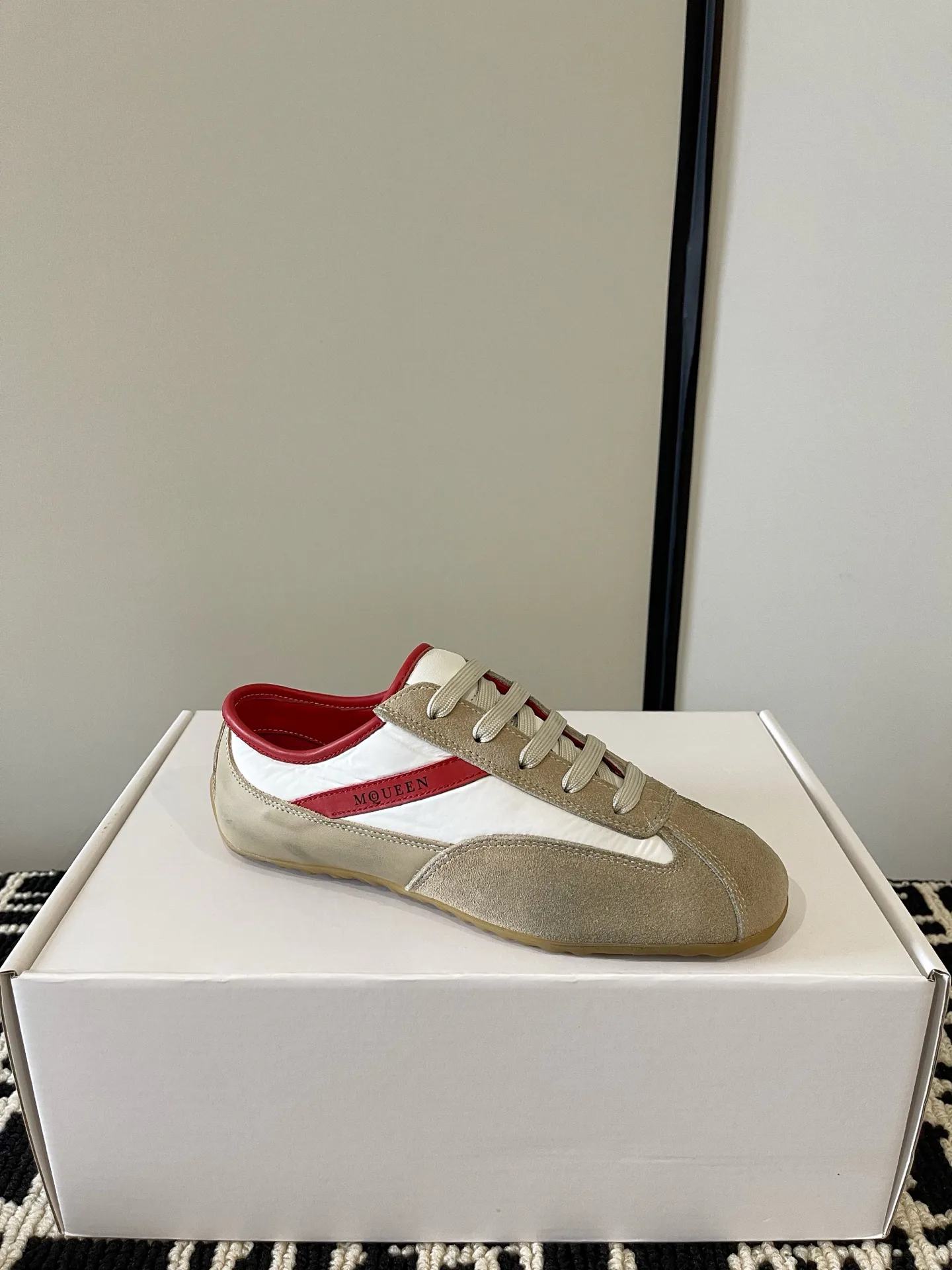 Women's Sneakers ALEXANDER MCQUEEN 18386253