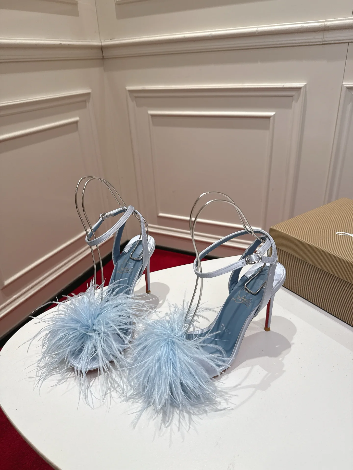 Women's Heels CHRISTIAN LOUBOUTIN 17057873