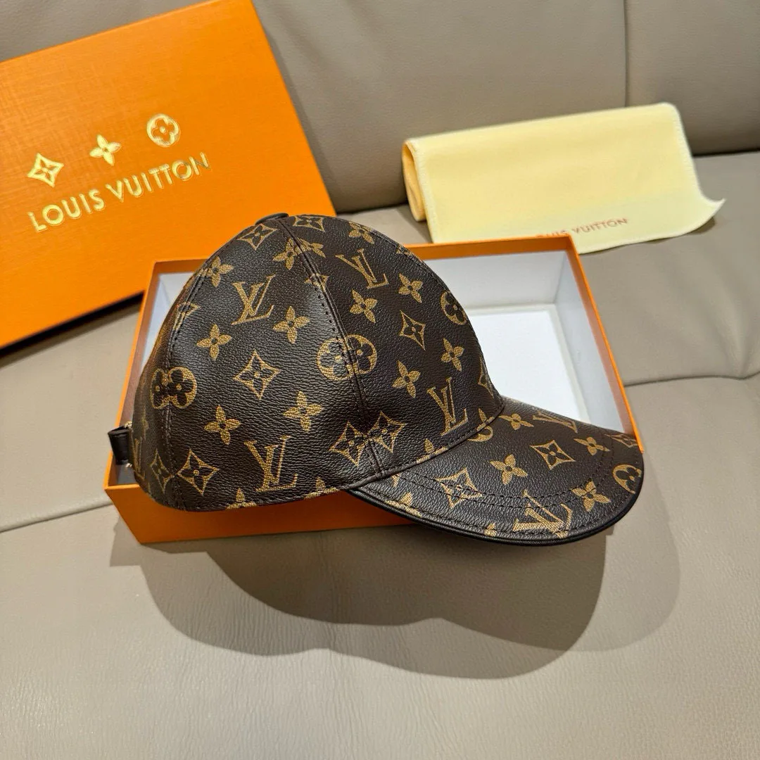 Hats LOUIS VUITTON 18105224