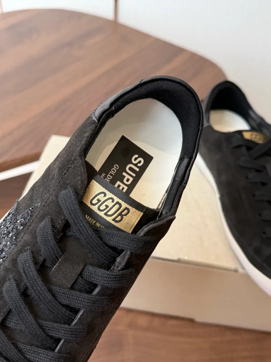 Women's Sneakers GOLDEN GOOSE 18146568