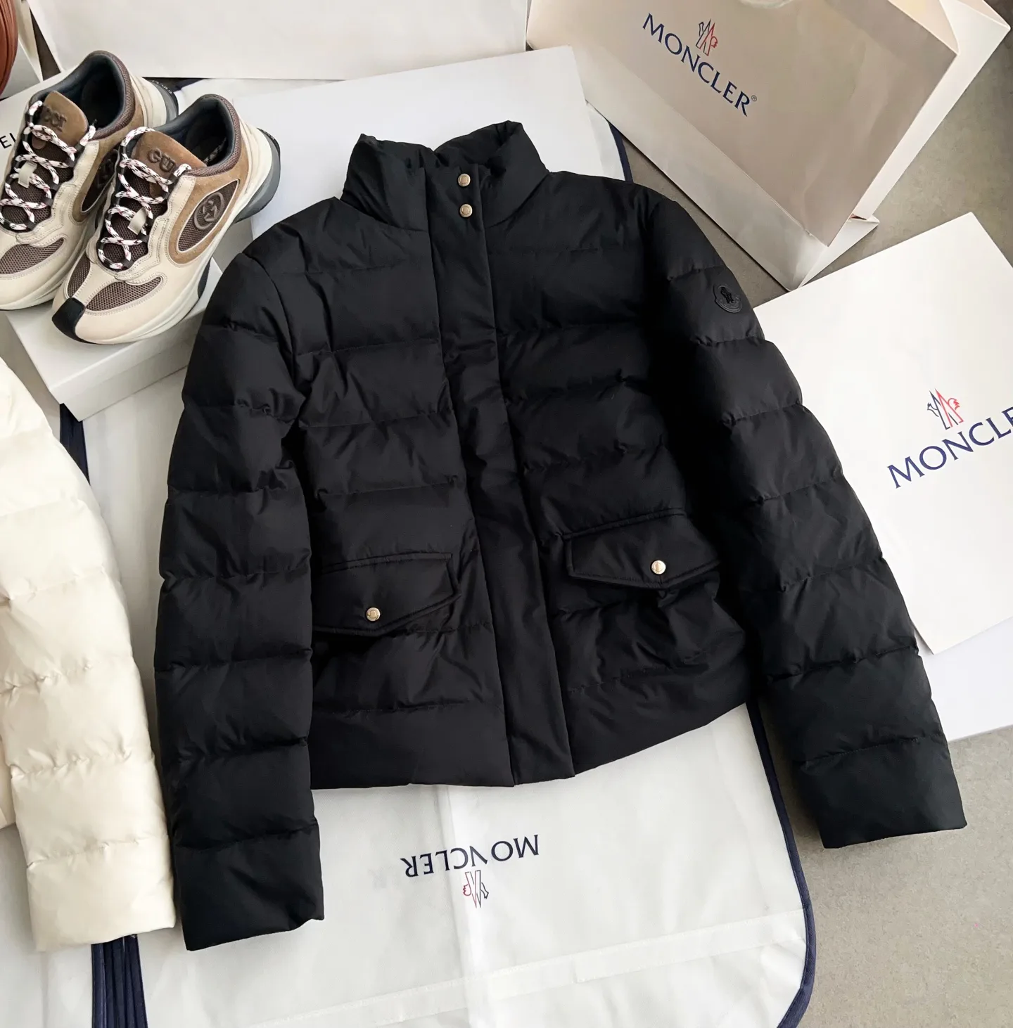 Women's Jackets And Down Jackets MONCLER 19527632