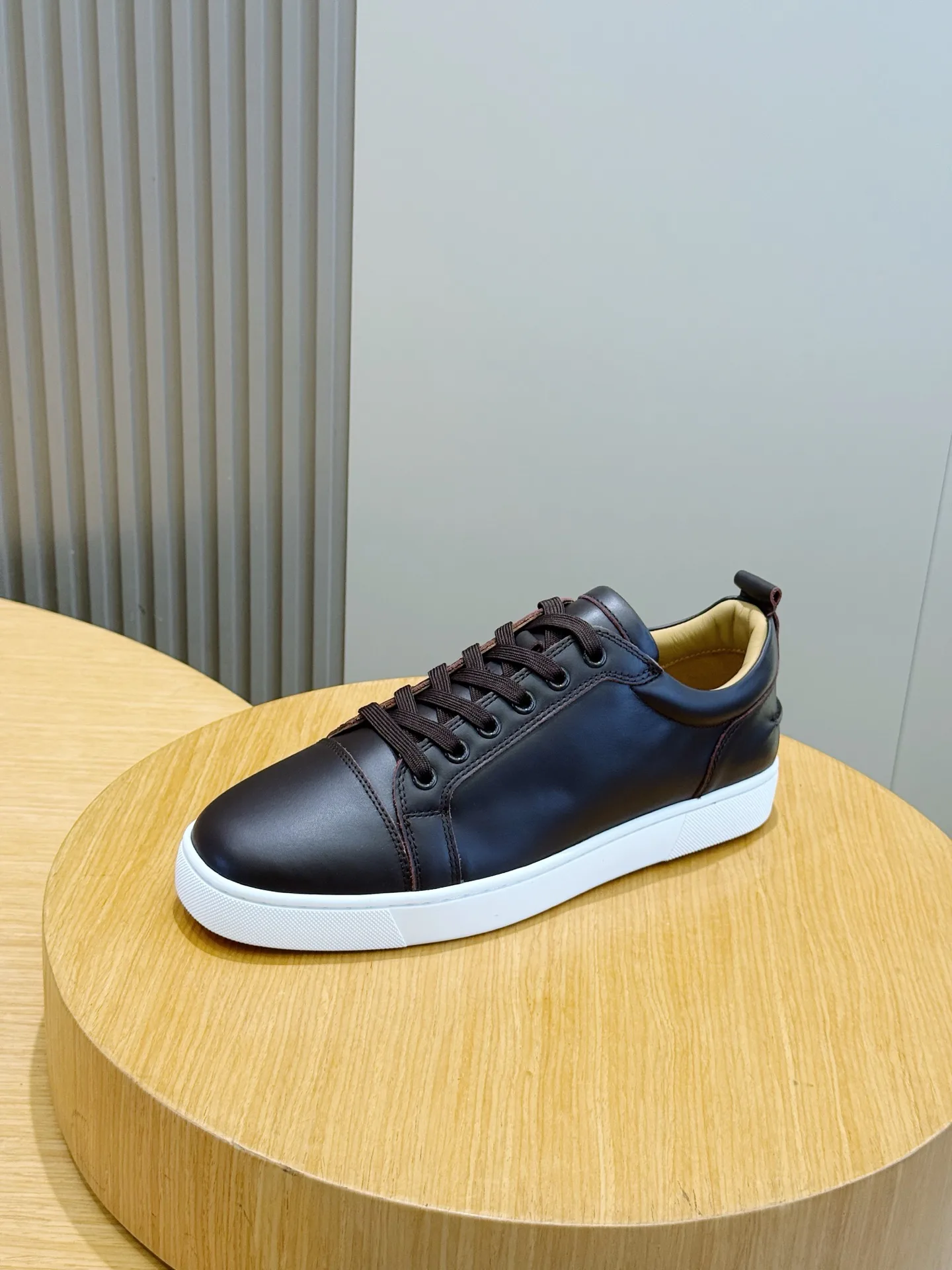 Men's Sneakers CHRISTIAN LOUBOUTIN 18100992