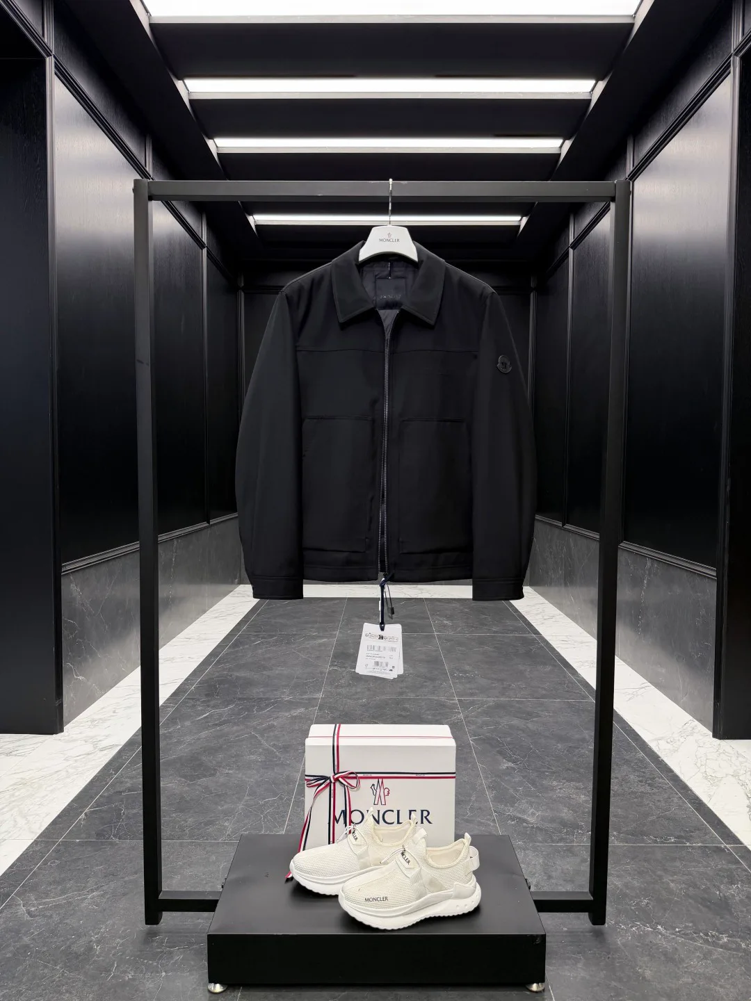 Куртки И Пуховики Мужские Moncler 18596188