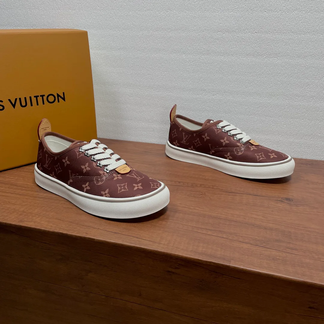 Кроссовки Мужские Louis Vuitton 18626477