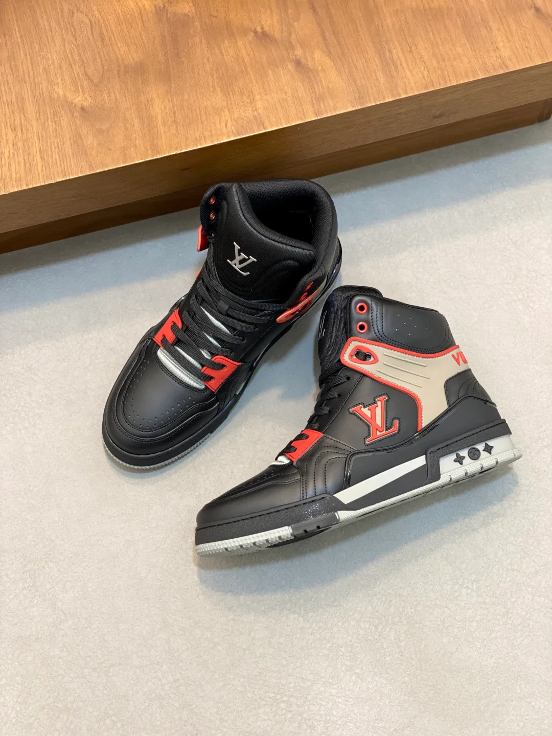 Men's Sneakers LOUIS VUITTON 17862444