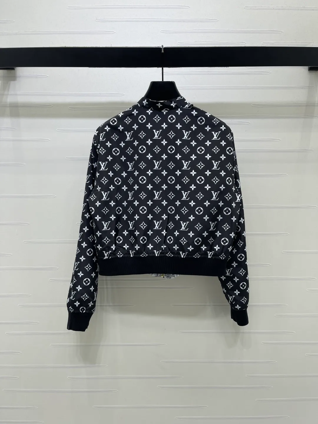 Women's Jackets And Down Jackets LOUIS VUITTON 18038535