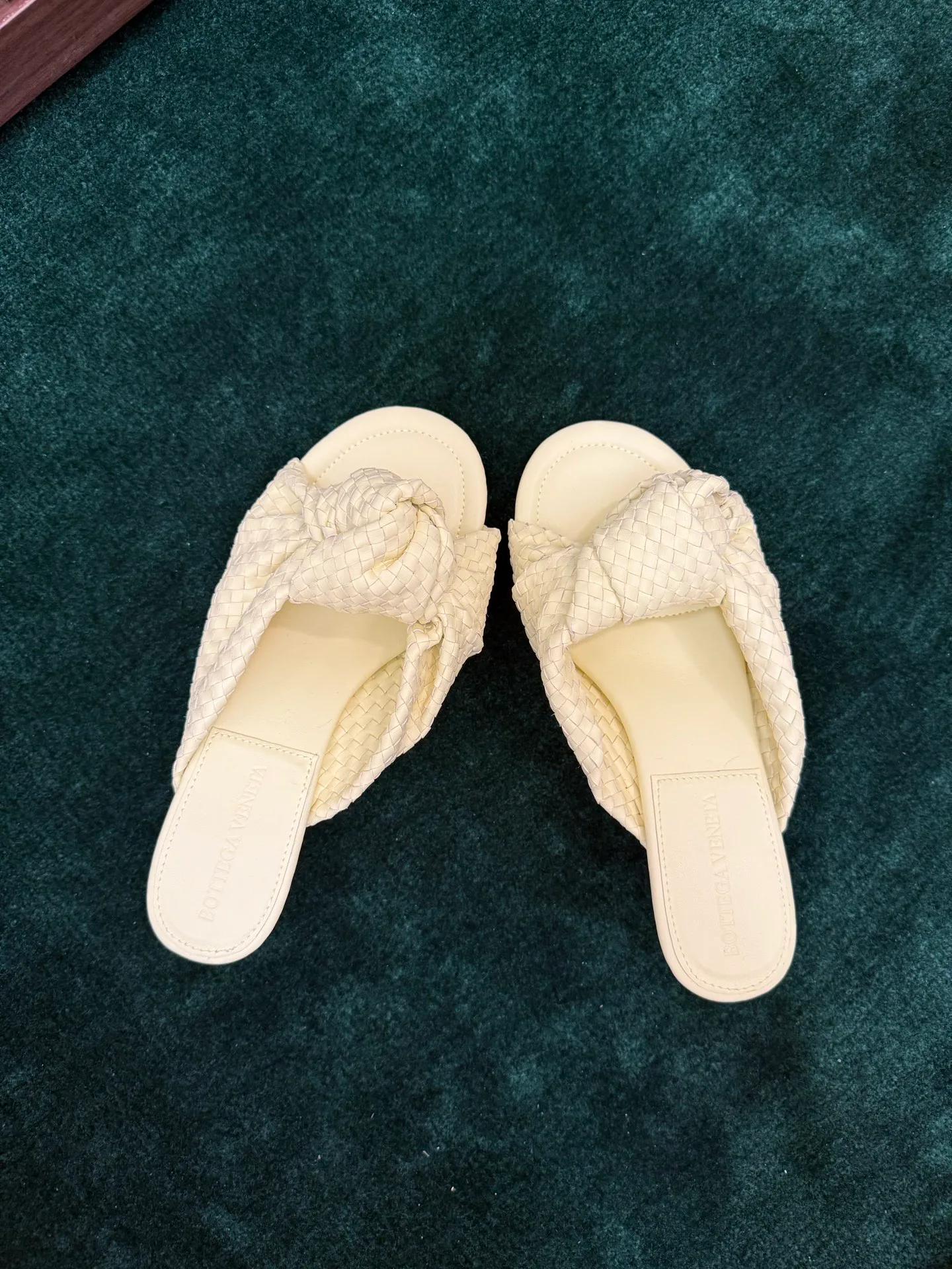 Women's Mules And Clogs BOTTEGA VENETA 17386169