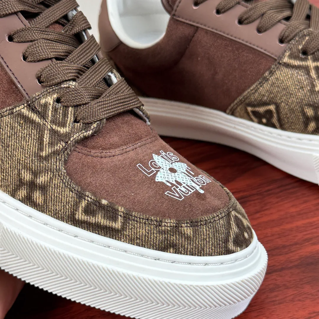 Men's Sneakers LOUIS VUITTON 18100491
