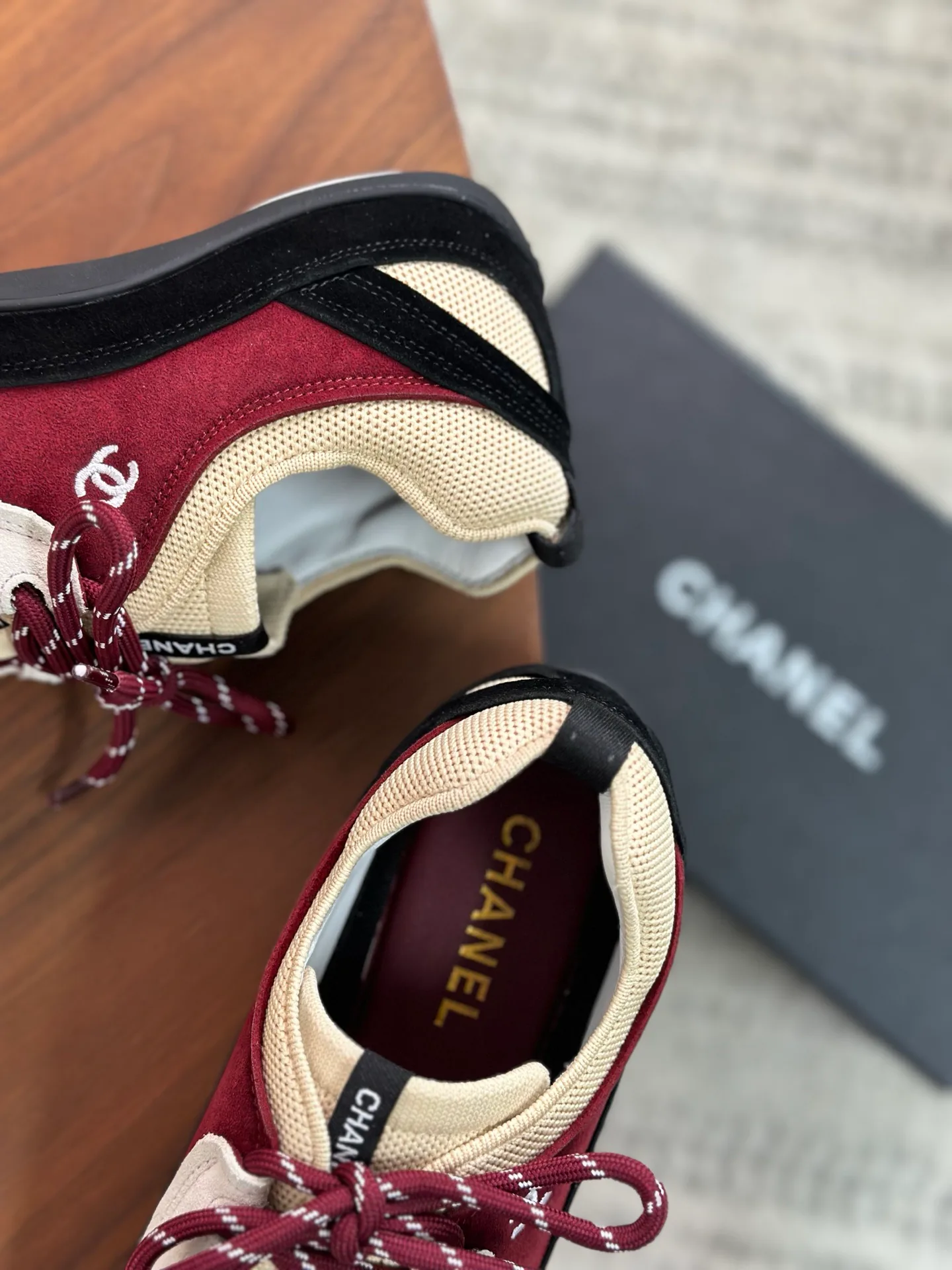 Women's Sneakers CHANEL 18329927