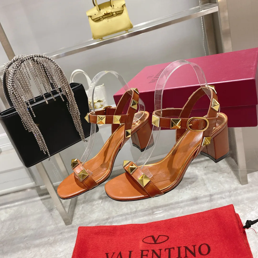 Women's Open-Toe Sandals VALENTINO 17956835