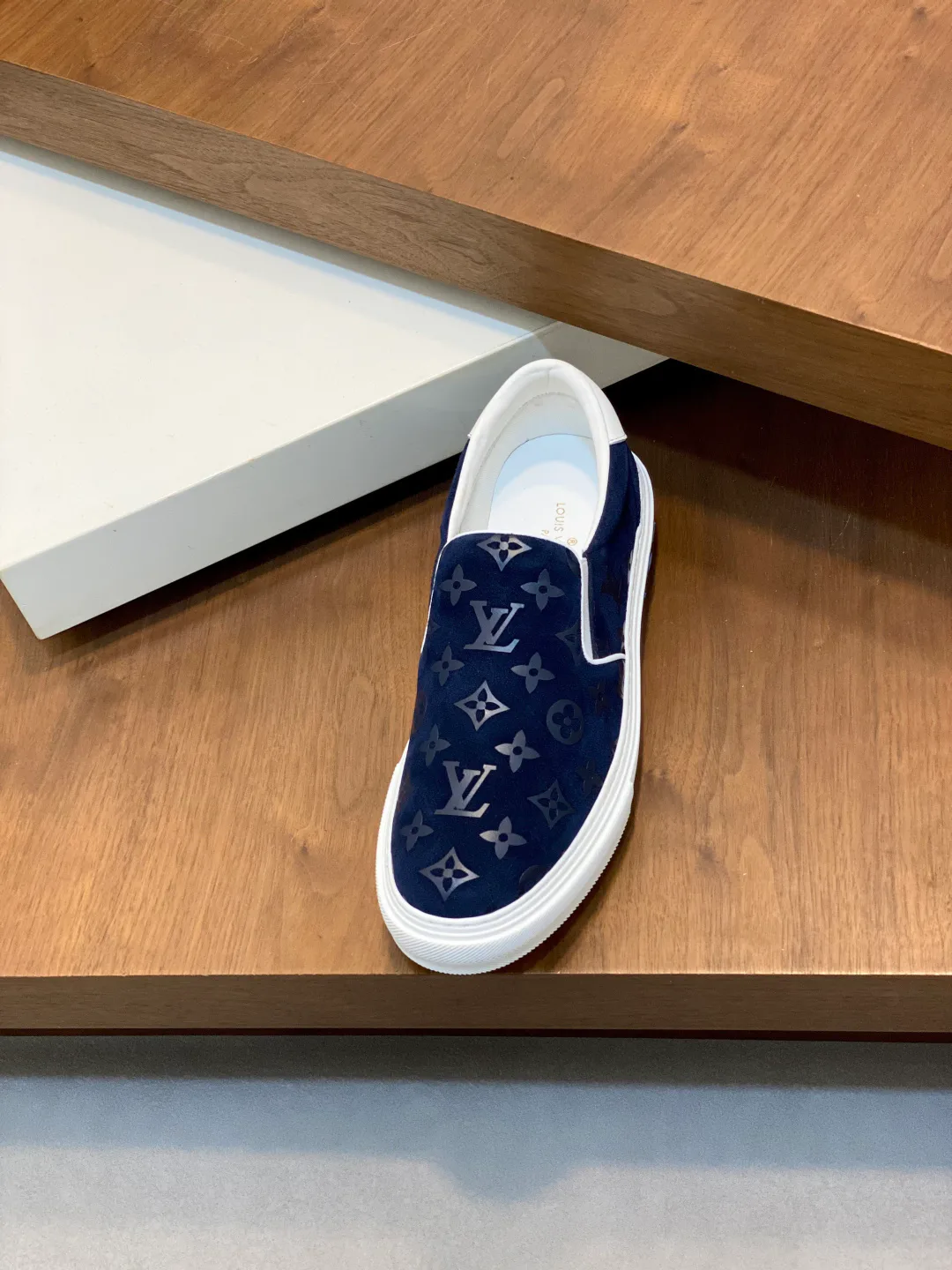 Men's Sneakers LOUIS VUITTON 17934202