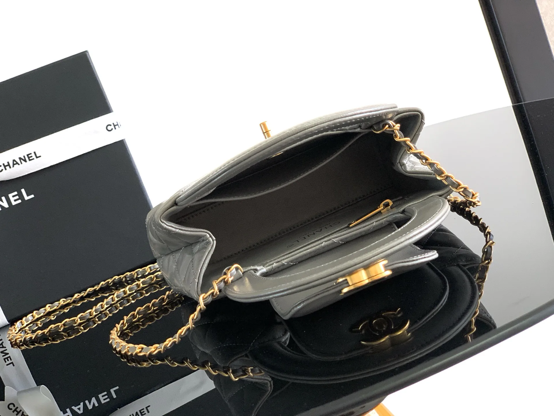 Women's Classic Handbags CHANEL 17498579
