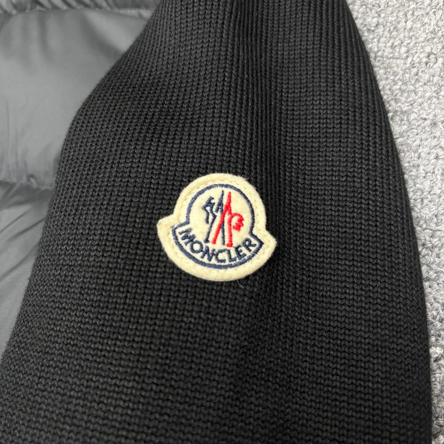 Women's Jackets And Down Jackets MONCLER 18386602
