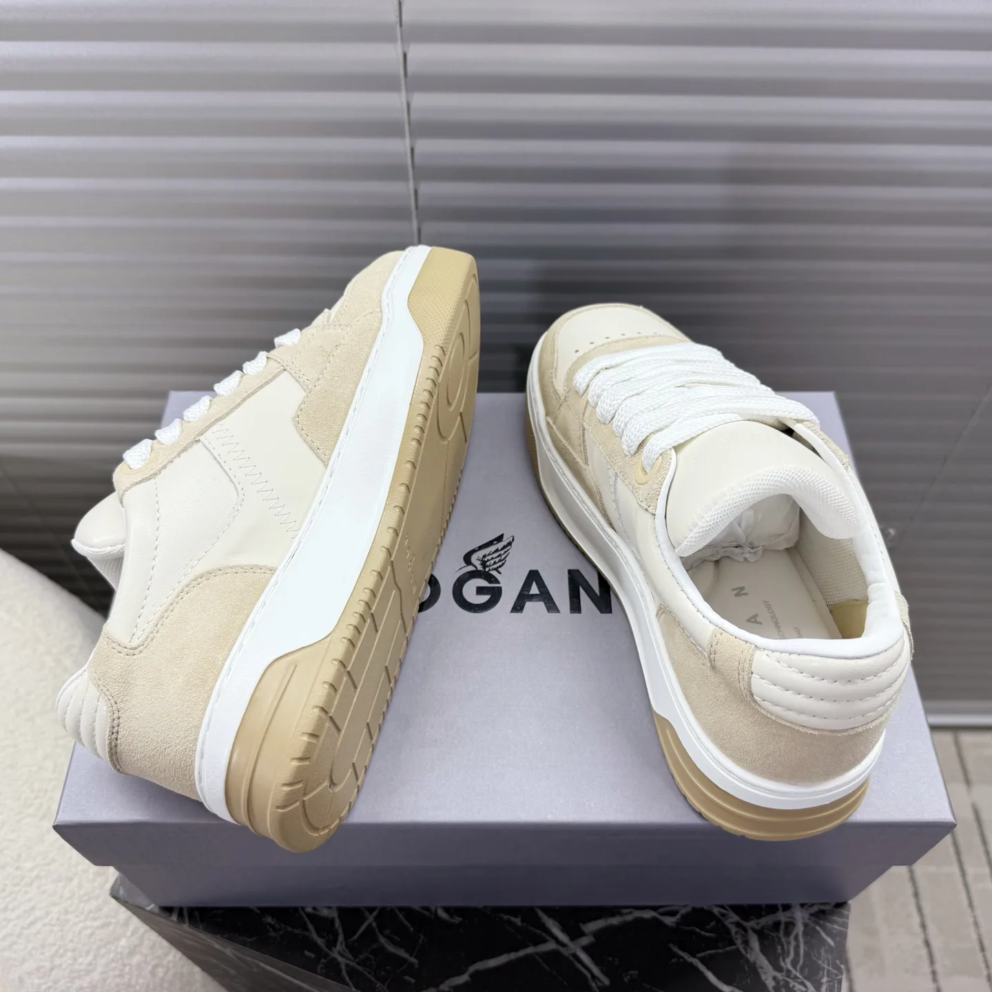 Кроссовки Женские Hogan 18628017