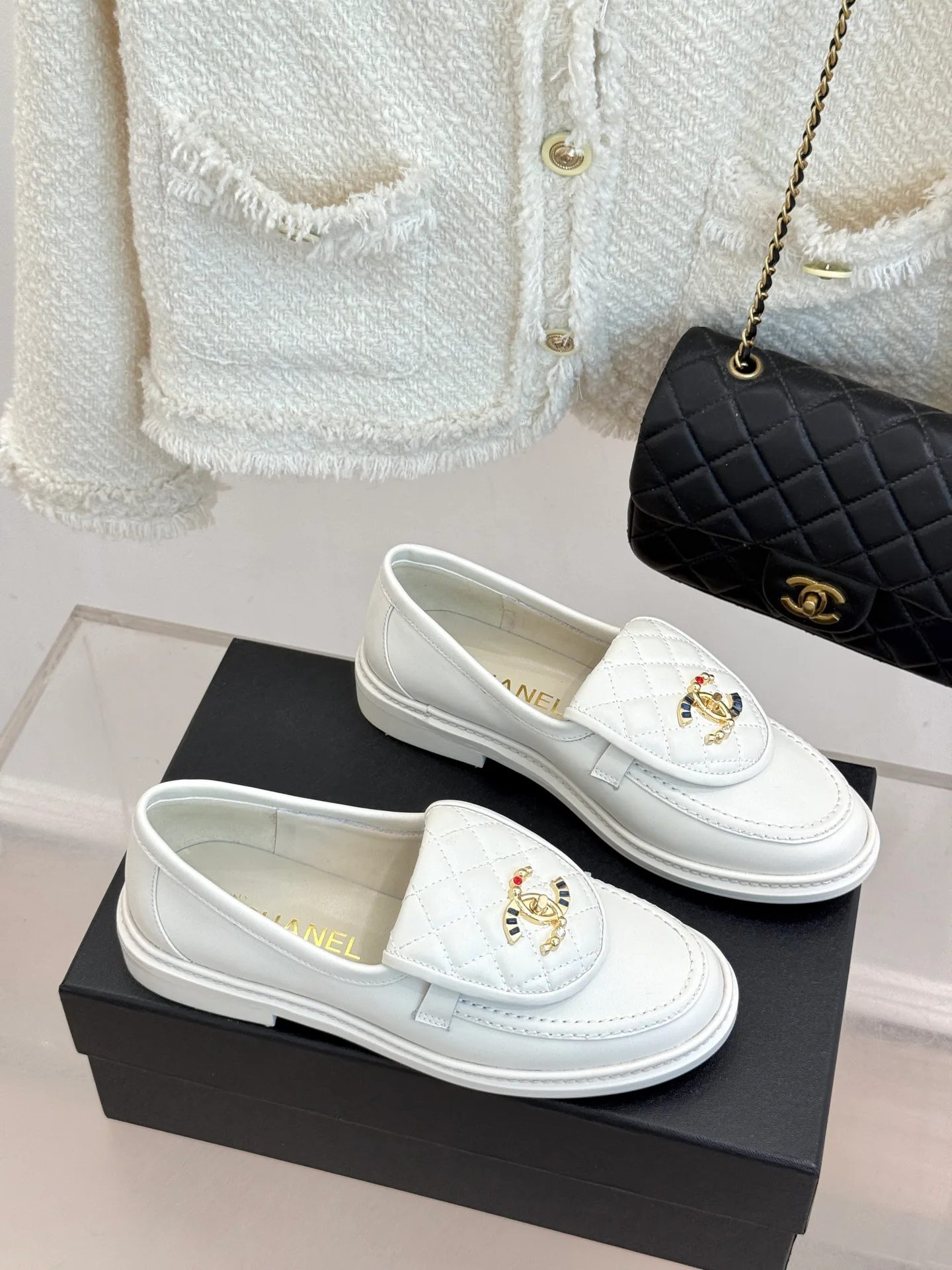 Women's Loafers And Moccasins CHANEL 17336062