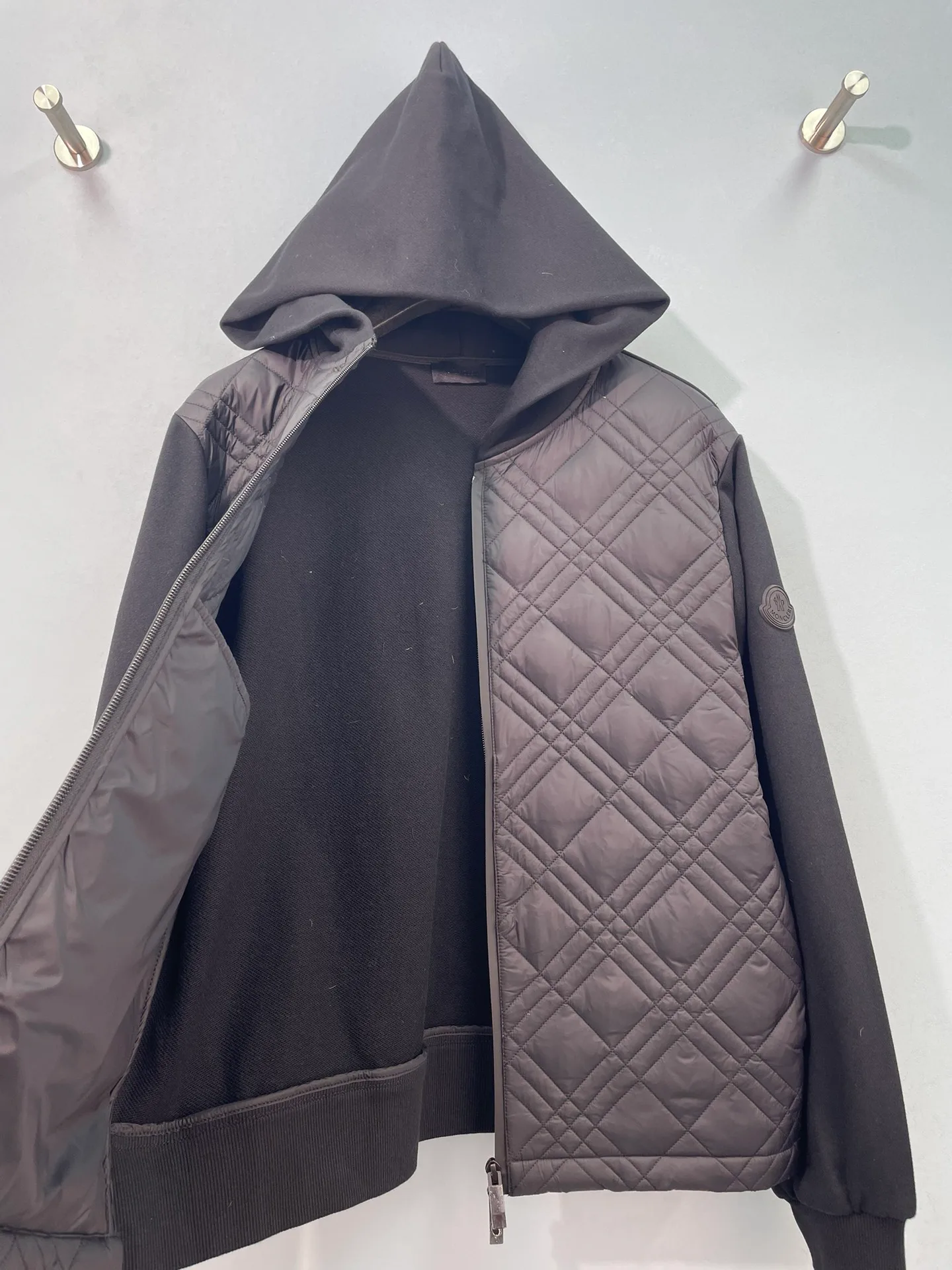 Women's Jackets And Down Jackets MONCLER 18513383