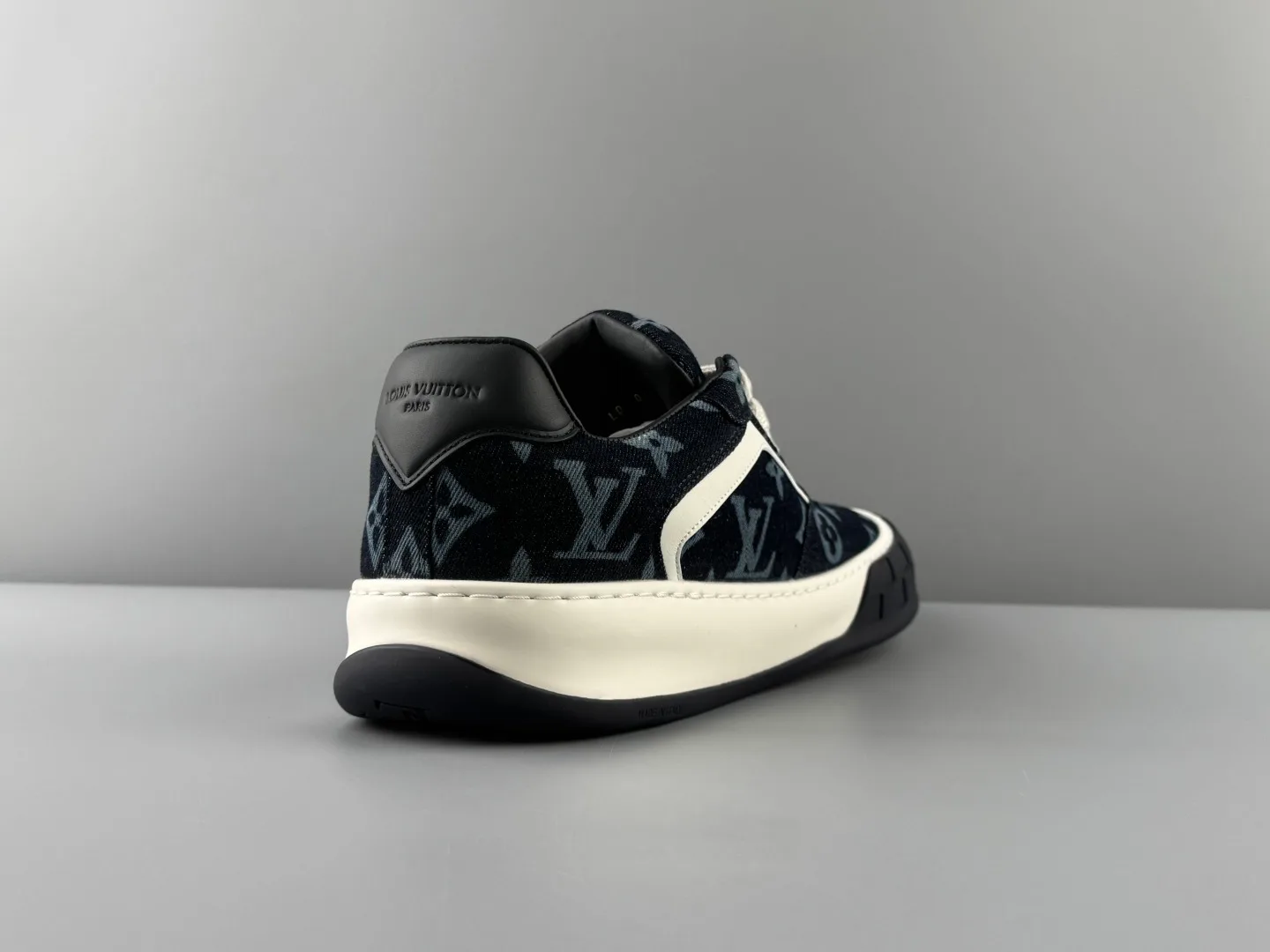 Women's Sneakers LOUIS VUITTON 17293055
