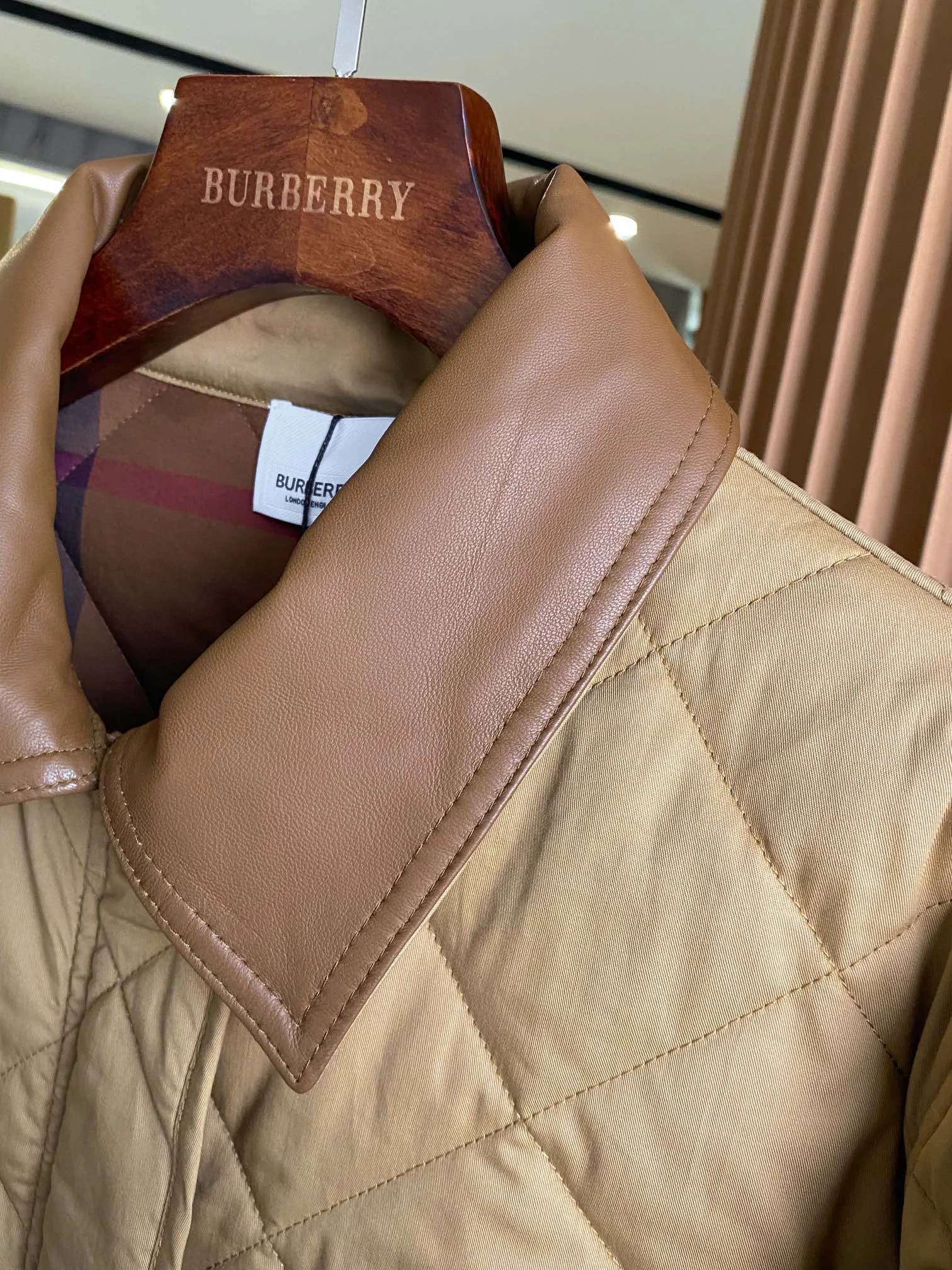 Women's Jackets And Down Jackets BURBERRY 17998761