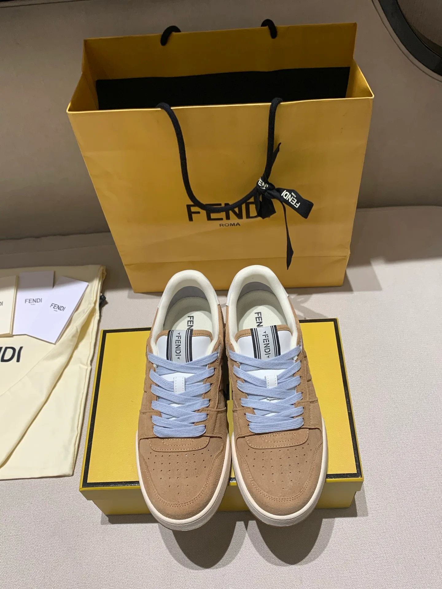 Women's Sneakers FENDI 18228112