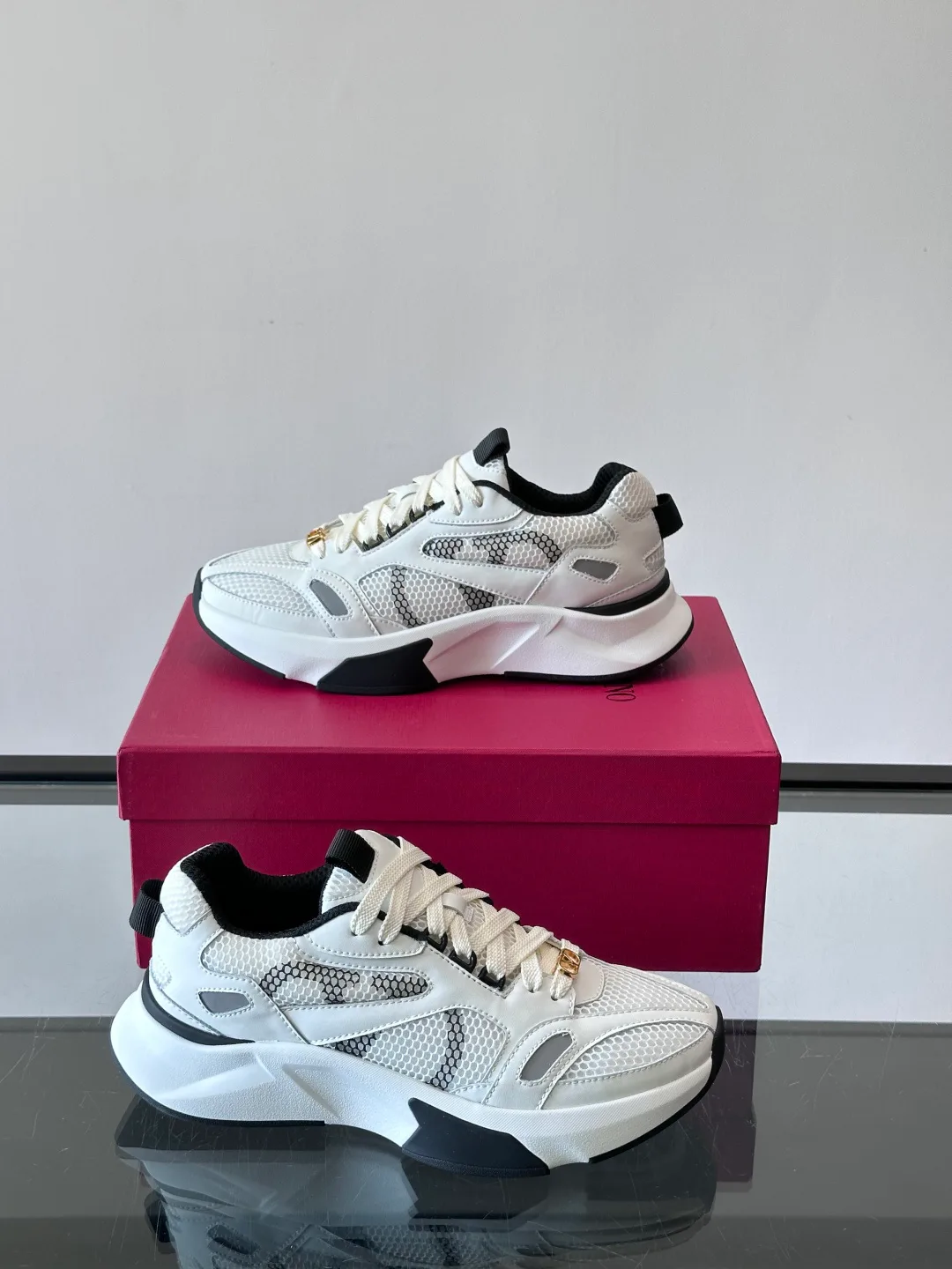 Men's Sneakers VALENTINO 17328752