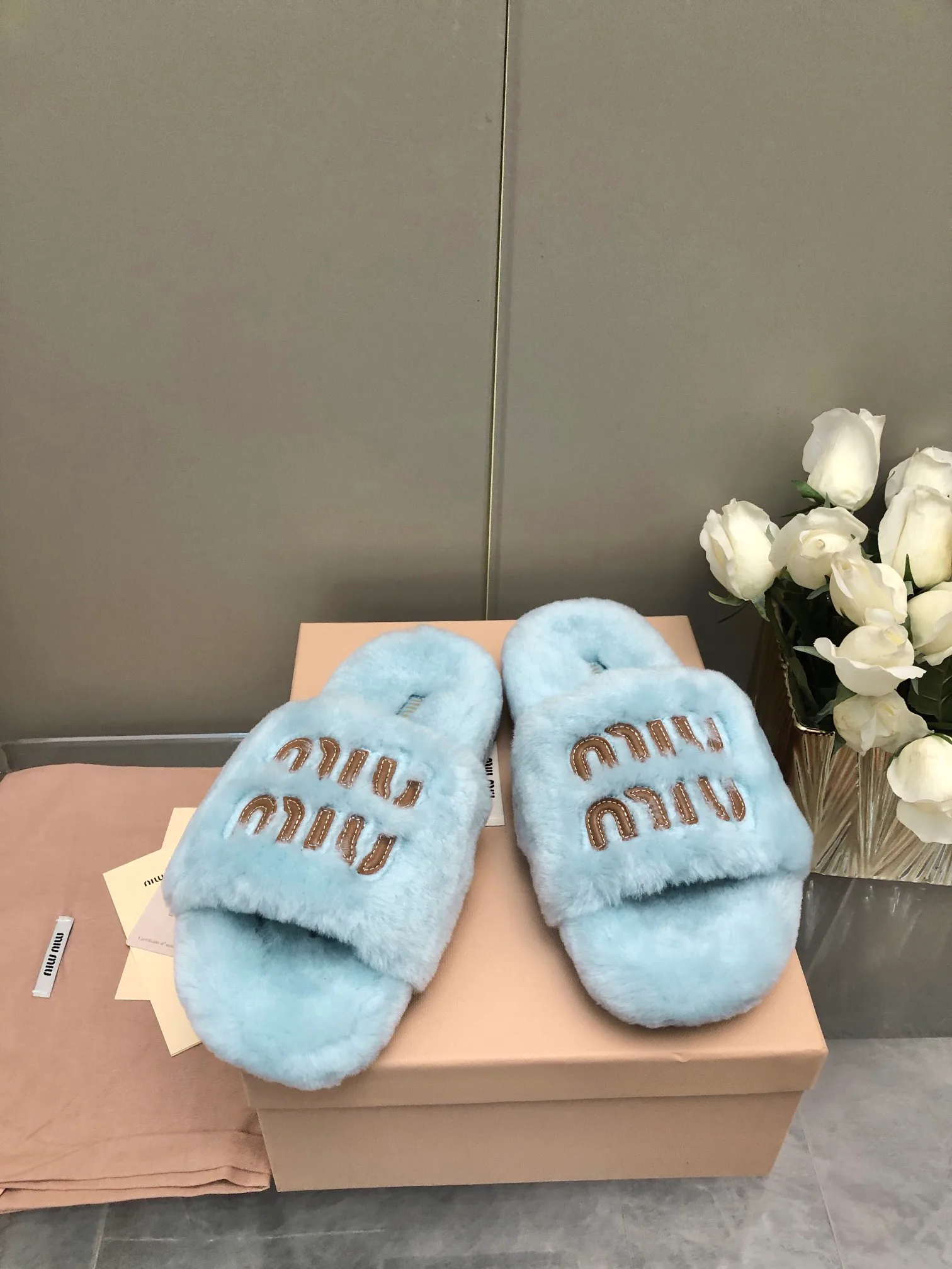 Women's Slippers MIU MIU 18005822