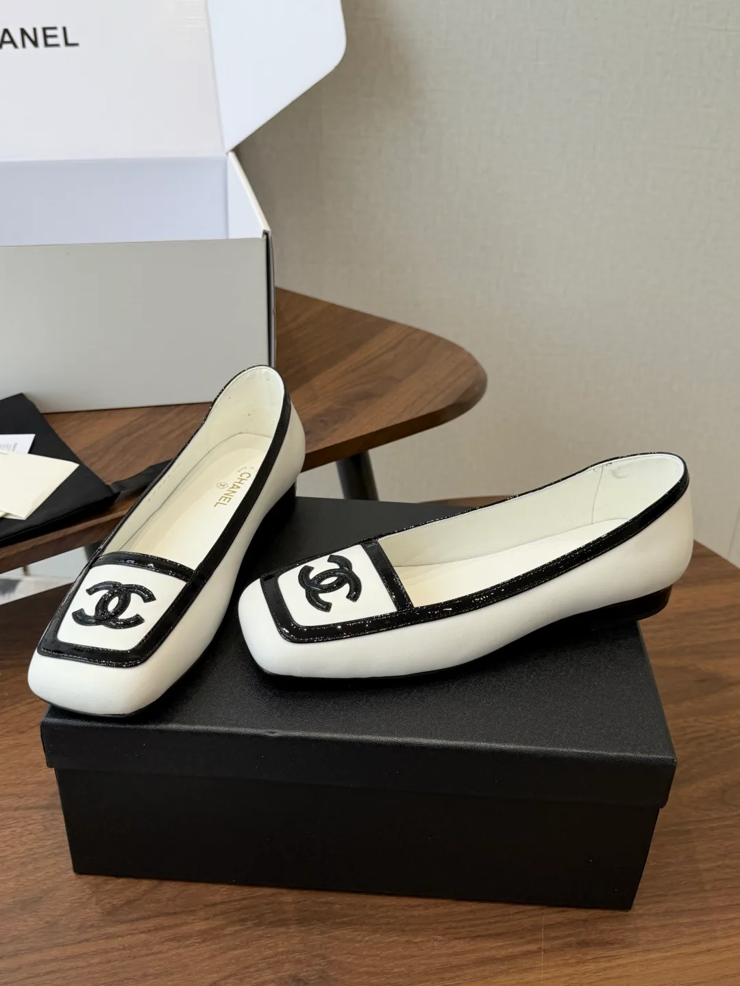 Women's Ballet Flats CHANEL 17708757