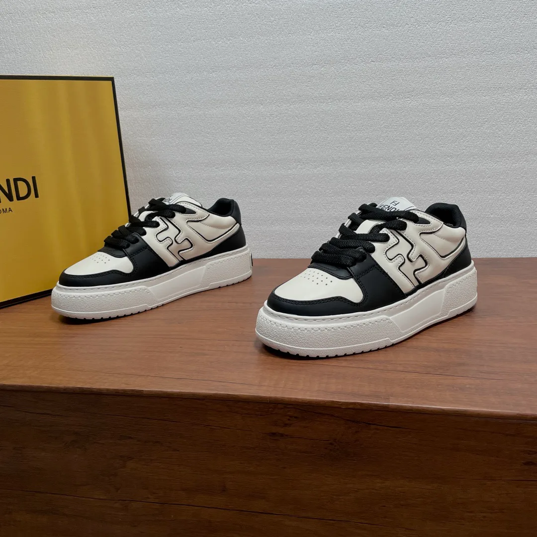Кроссовки Женские Fendi 18626507
