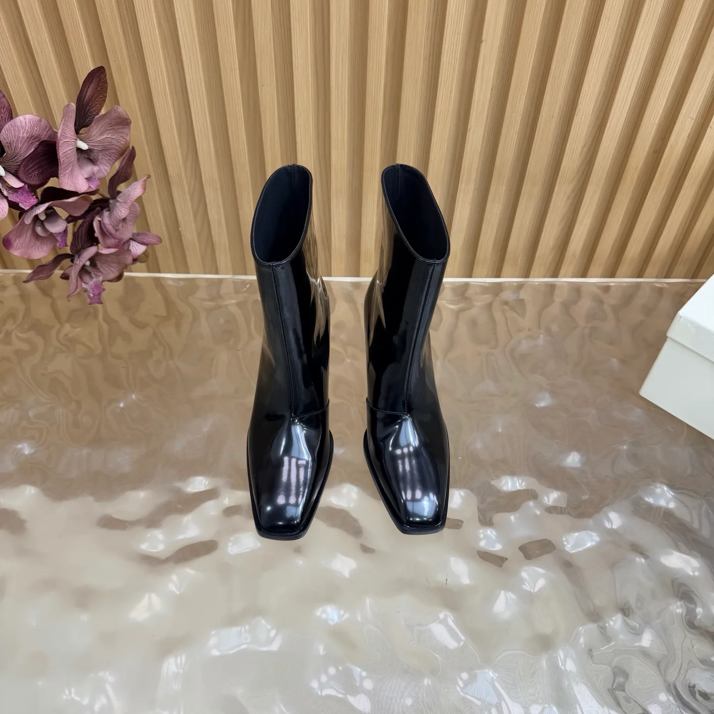 Women's Booties SAINT LAURENT 18235318