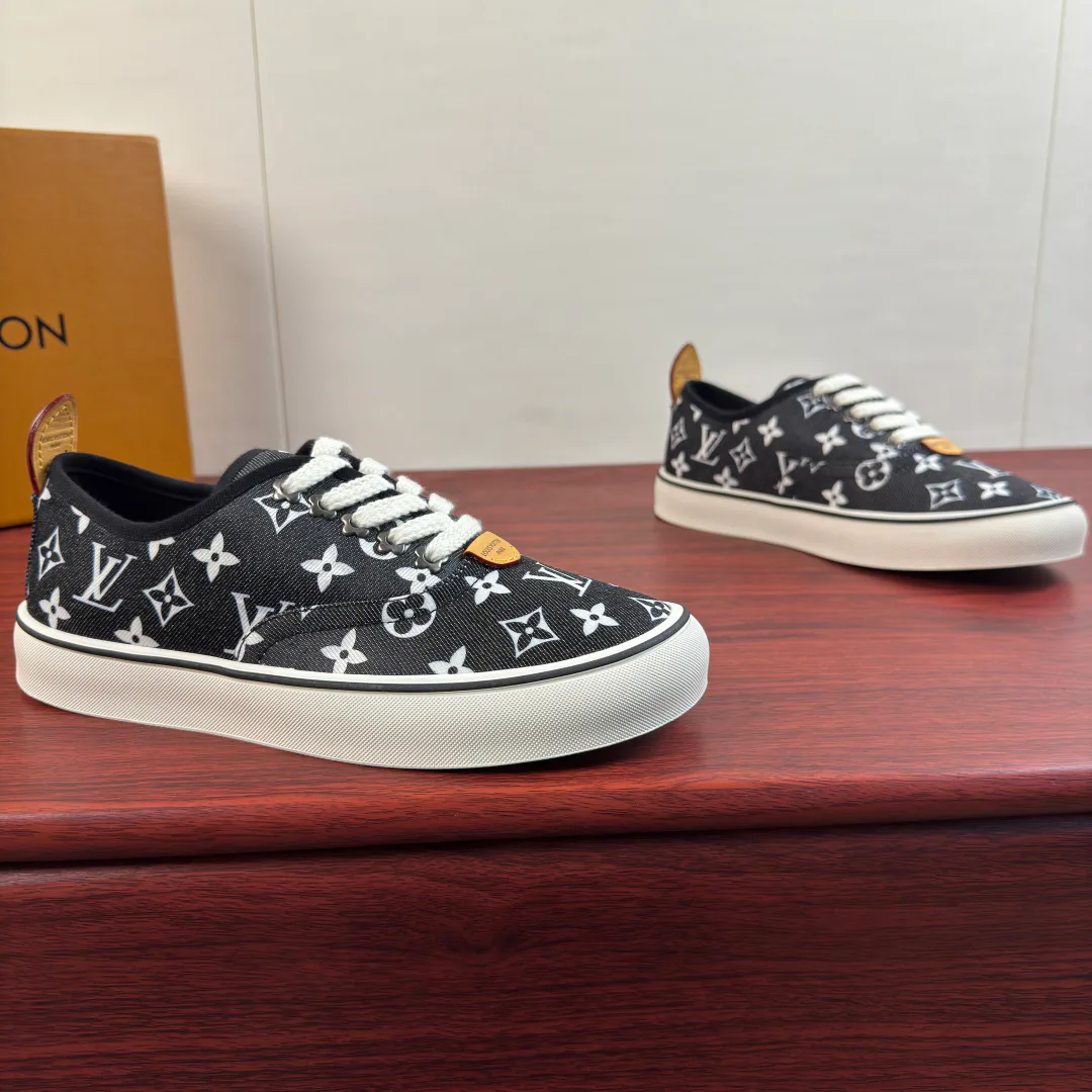 Women's Sneakers LOUIS VUITTON 18100540