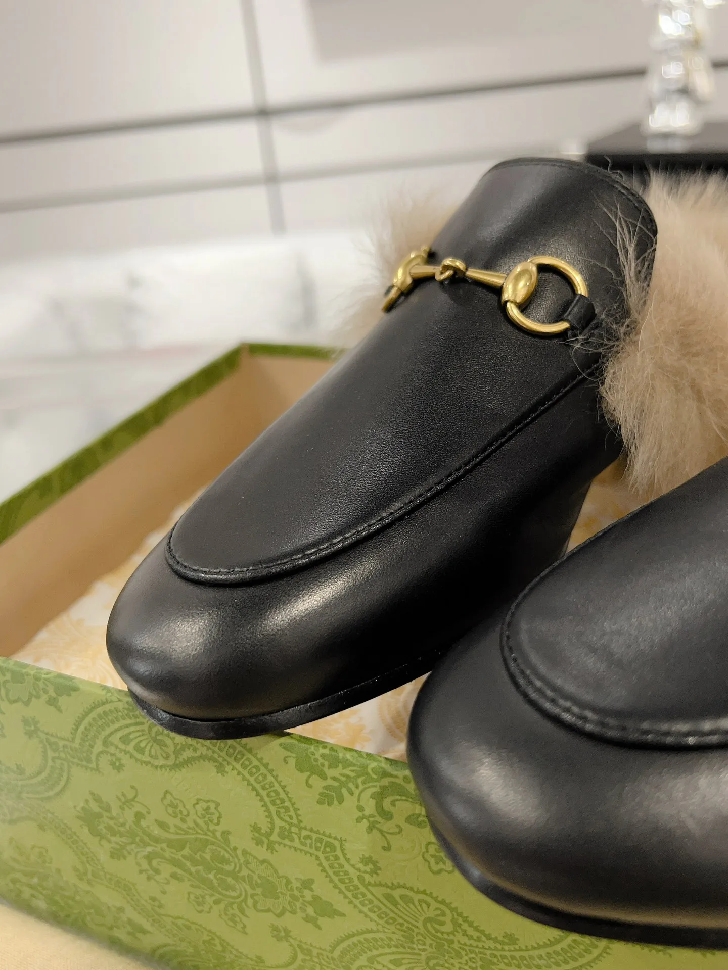 Women's Loafers And Moccasins GUCCI 18414245