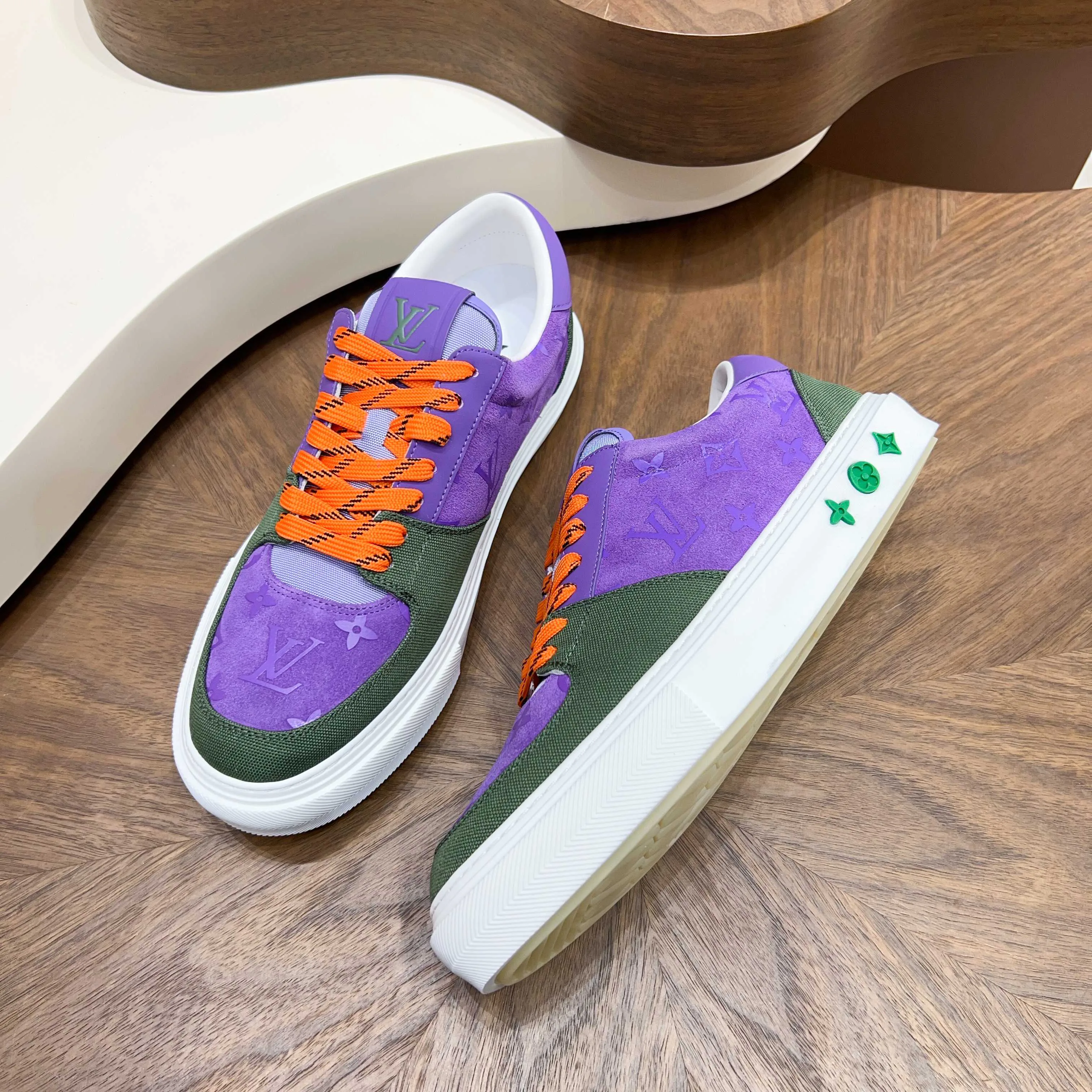Men's Sneakers LOUIS VUITTON 18117095