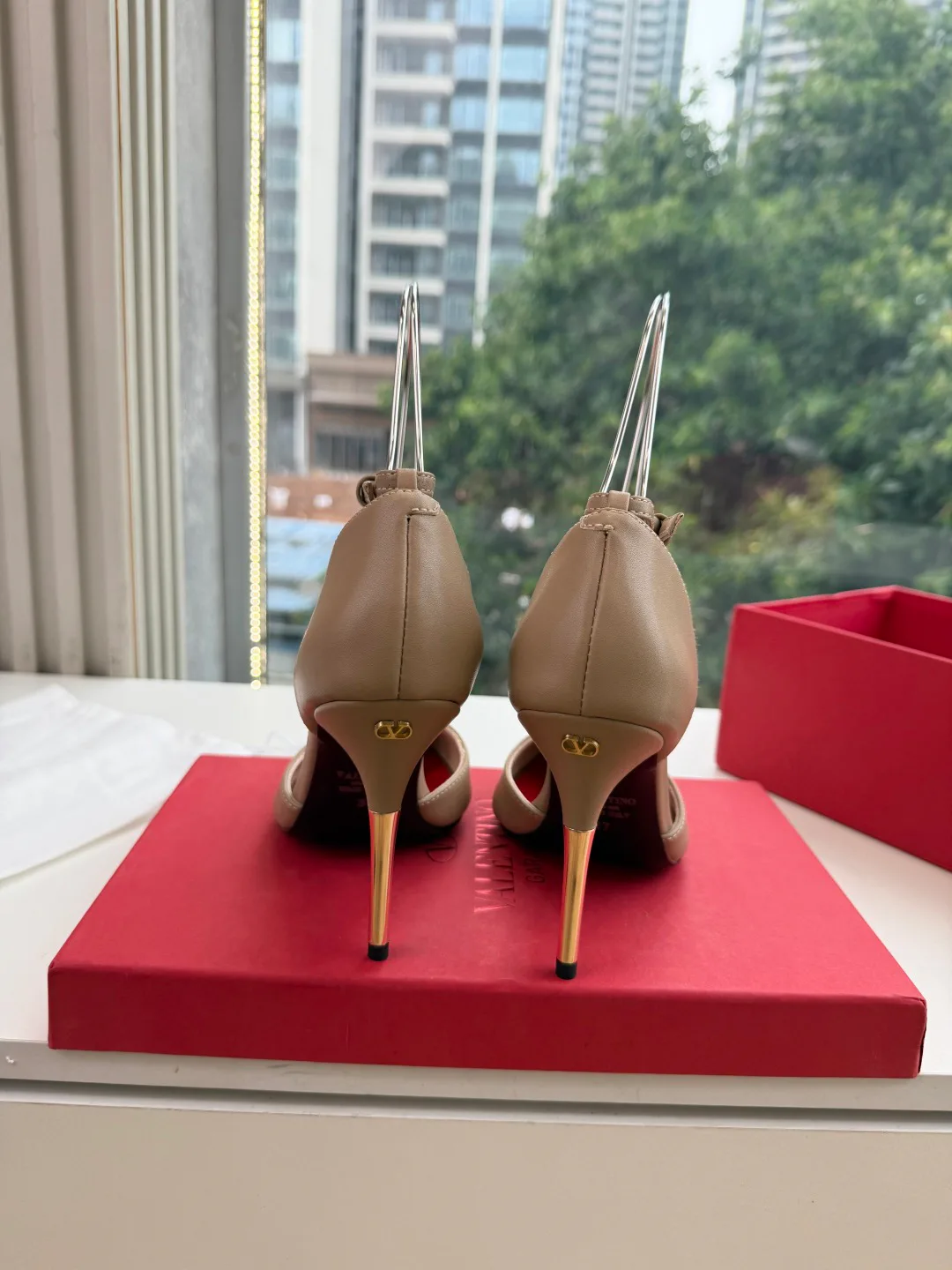 Women's Open-Toe Sandals VALENTINO 18142673