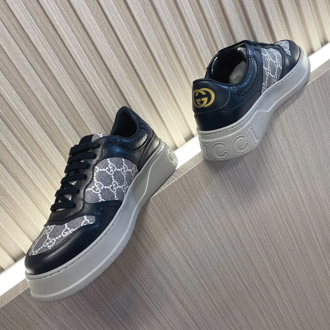 Women's Sneakers GUCCI 18011329