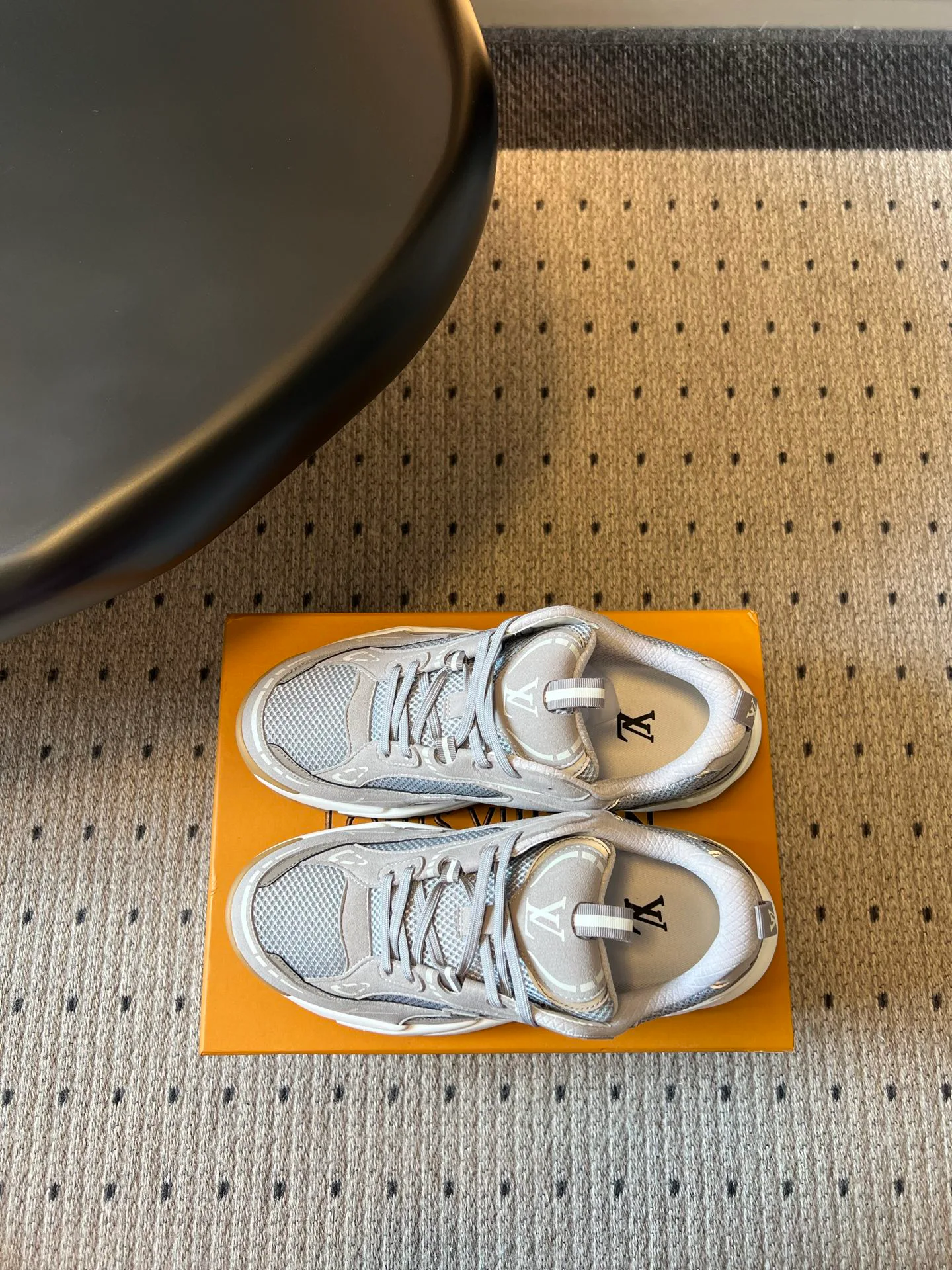 Men's Sneakers LOUIS VUITTON 17419416
