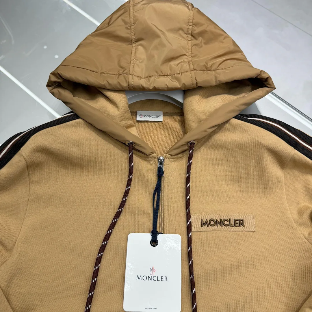 Men's Sweatshirts And Hoodies MONCLER 16959570